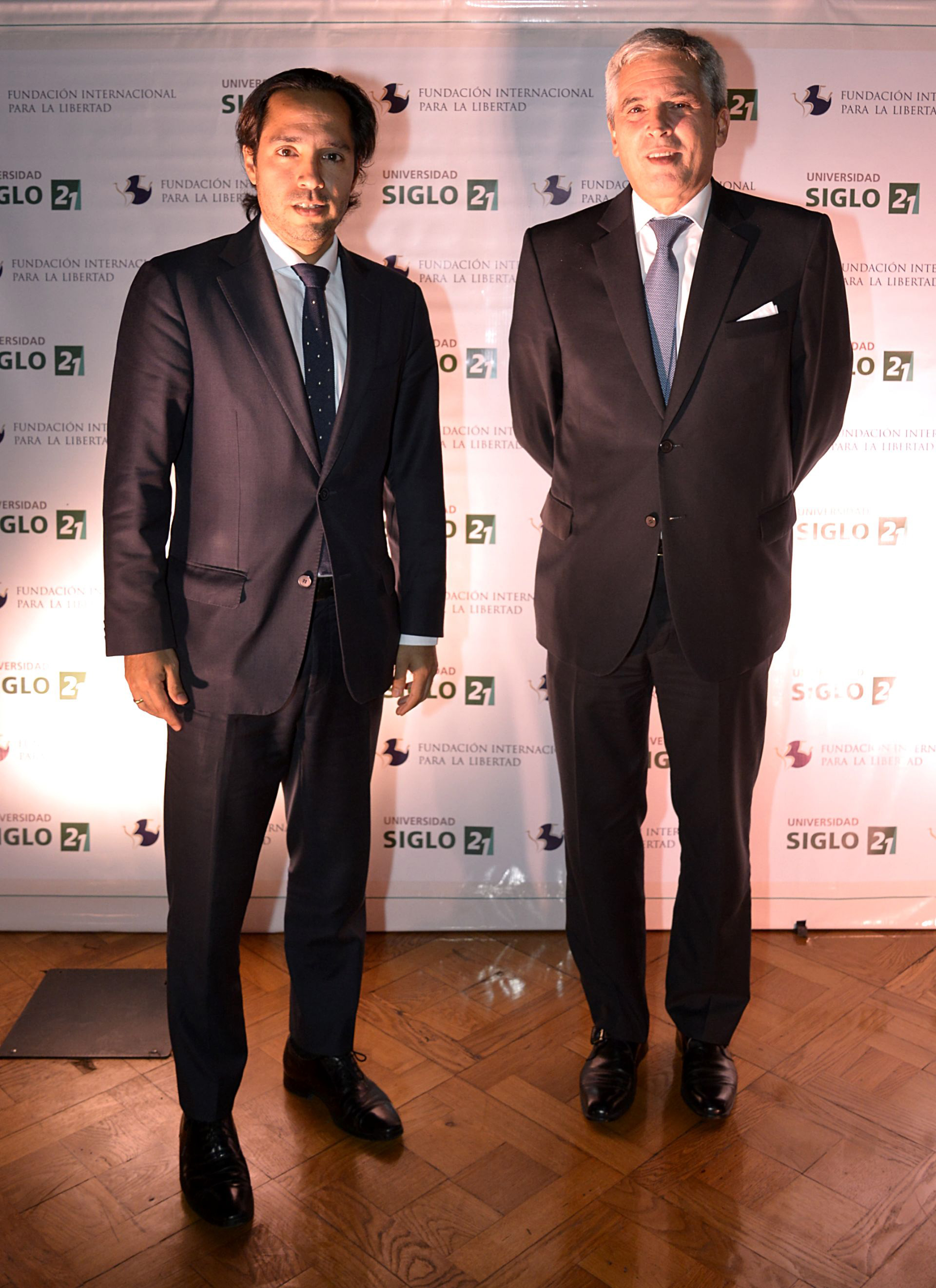 Cesar Talavera, Consejero Cultural de la embajada del Perú en la Argentina, y el embajador Peter Camino