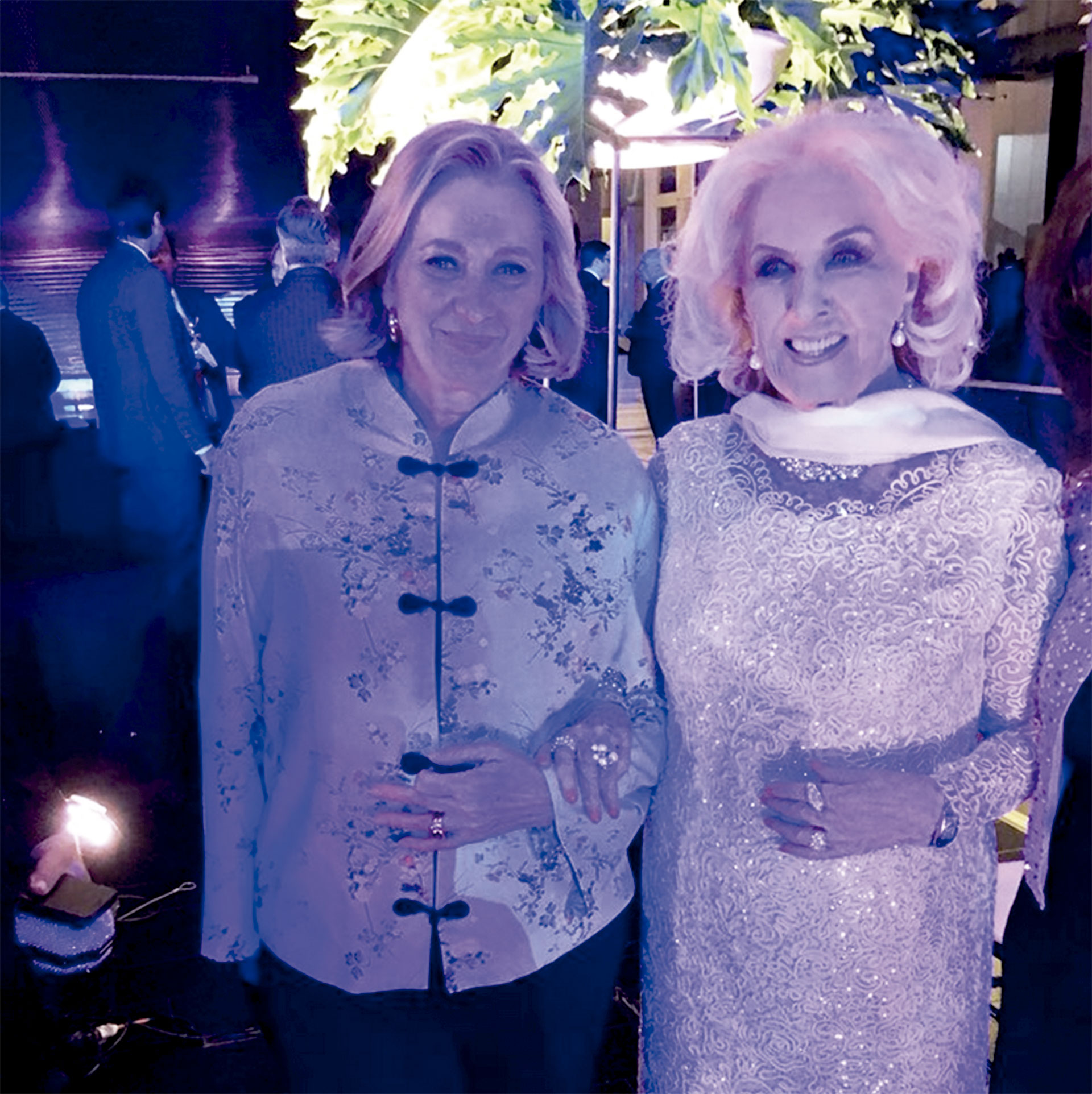 Mirtha Legrand junto a la periodista española Mariángel Alcázar. Foto: Twitter MA