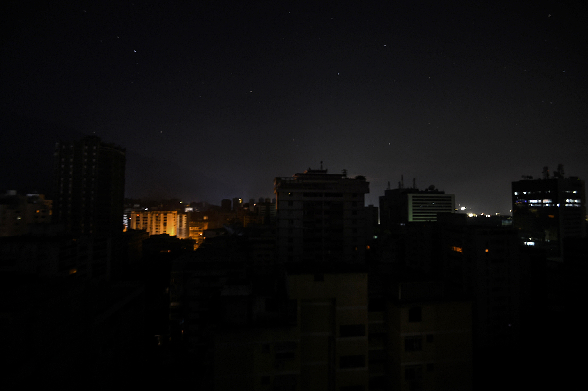 Así se veía Caracas en la madrugada del martes (Juan BARRETO / AFP)
