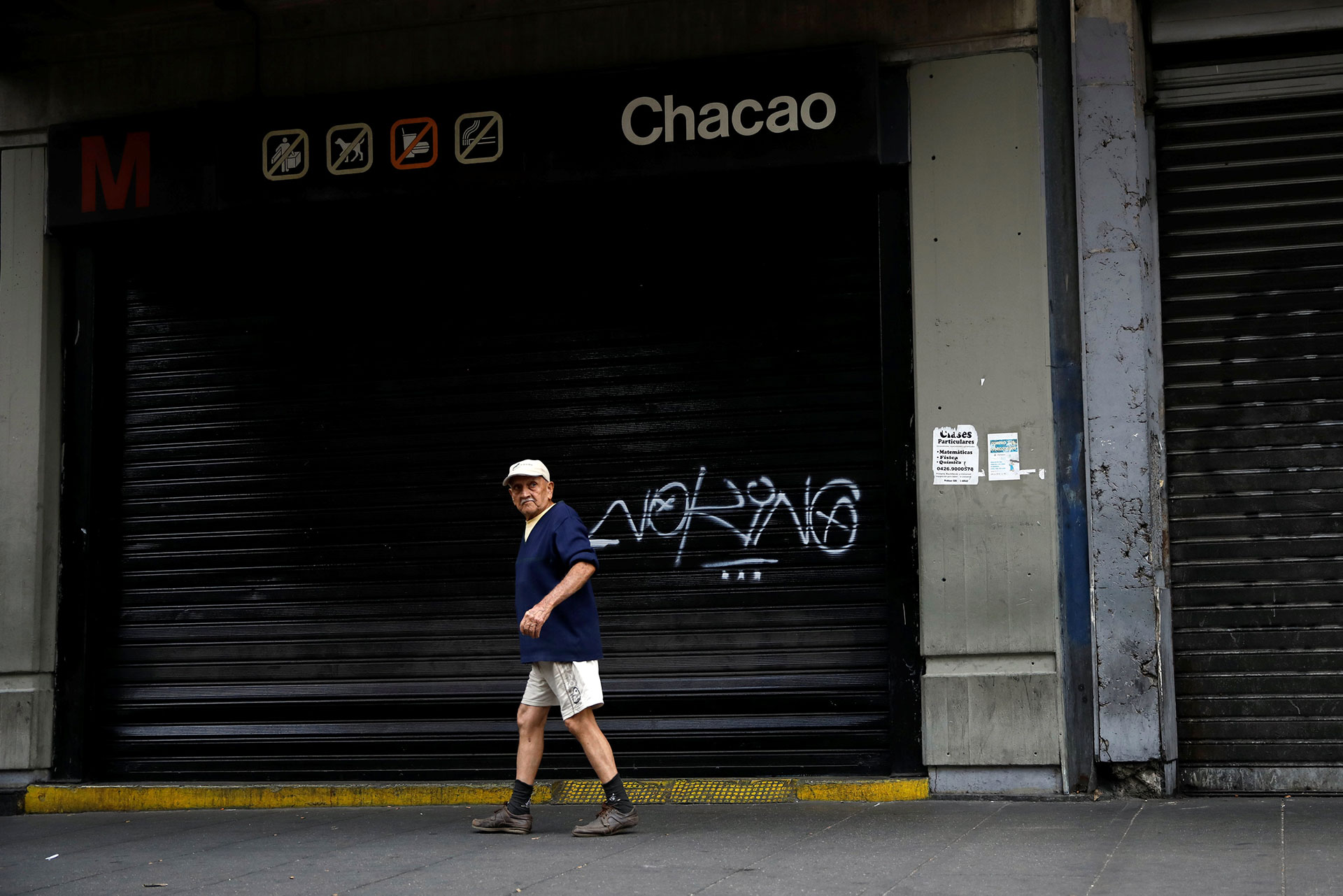 La línea de metro permanecieron cerradas el martes por el apagón masivo (Reuters)