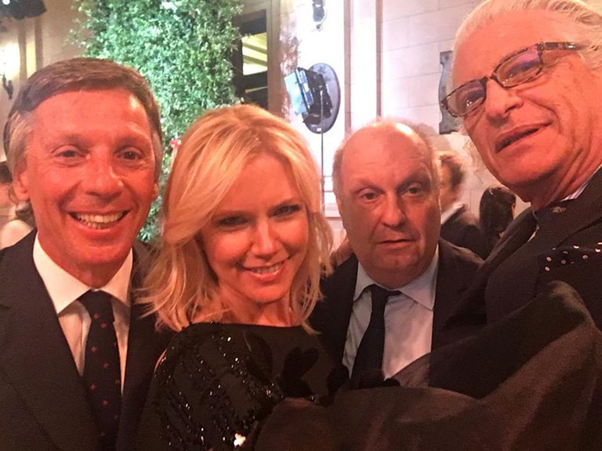 El matrimonio Mazza-Gravier junto a Hernán Lombardi y Adolfo Donati (Instagram: @alejandrogravier)