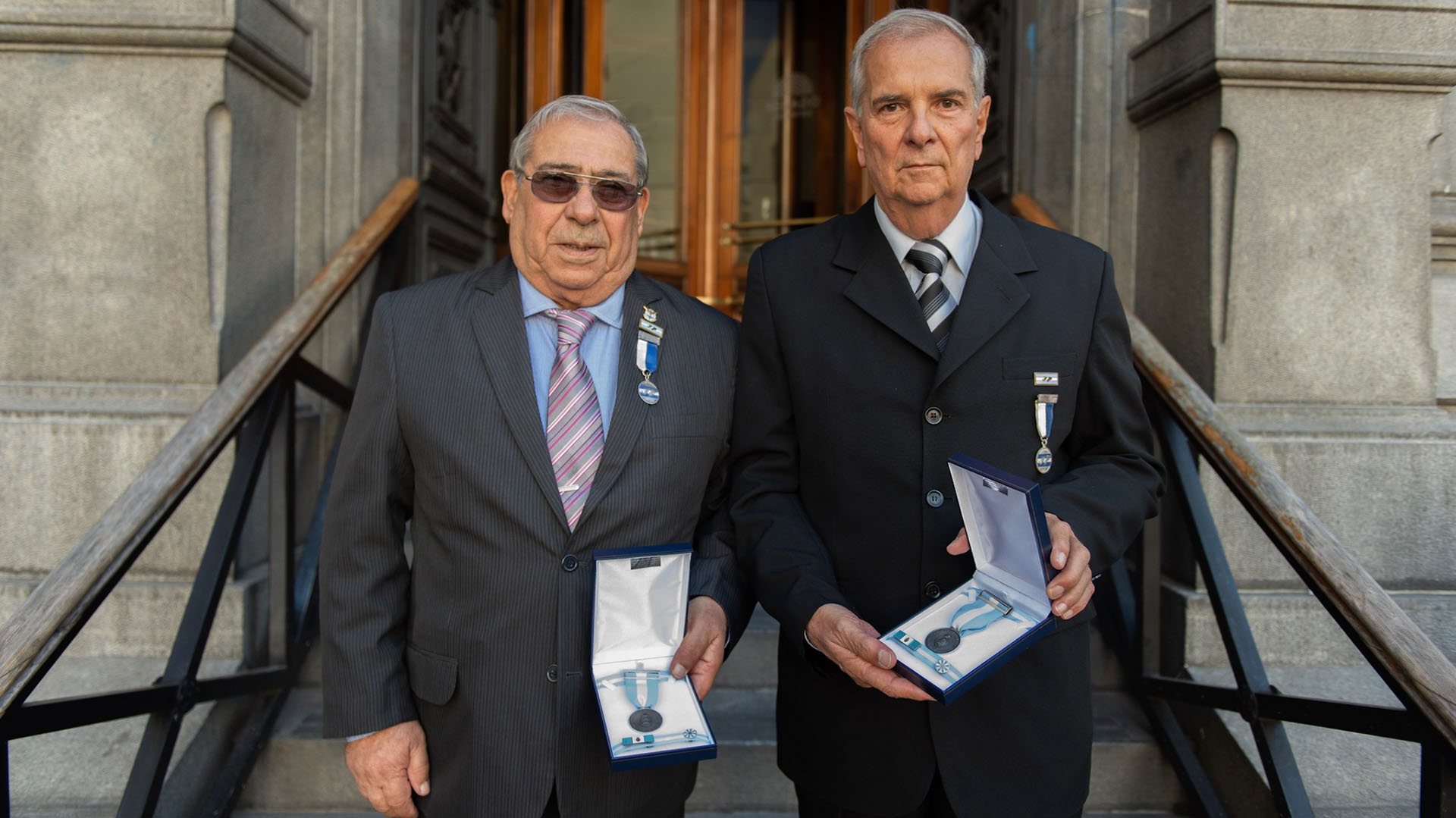 Los suboficiales condecorados Julio Miguel Daverio y Roberto Guillermo Puig
