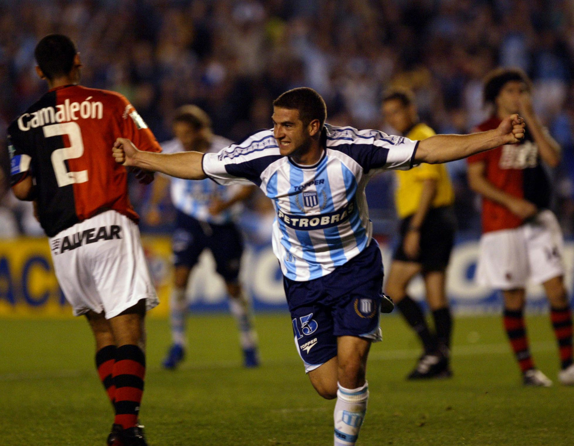 El delantero fue goleador en el Apertura 2004 y en la presente Superliga podrá convertirse en el artillero más longevo de la historia del fútbol argentino (Foto Baires)