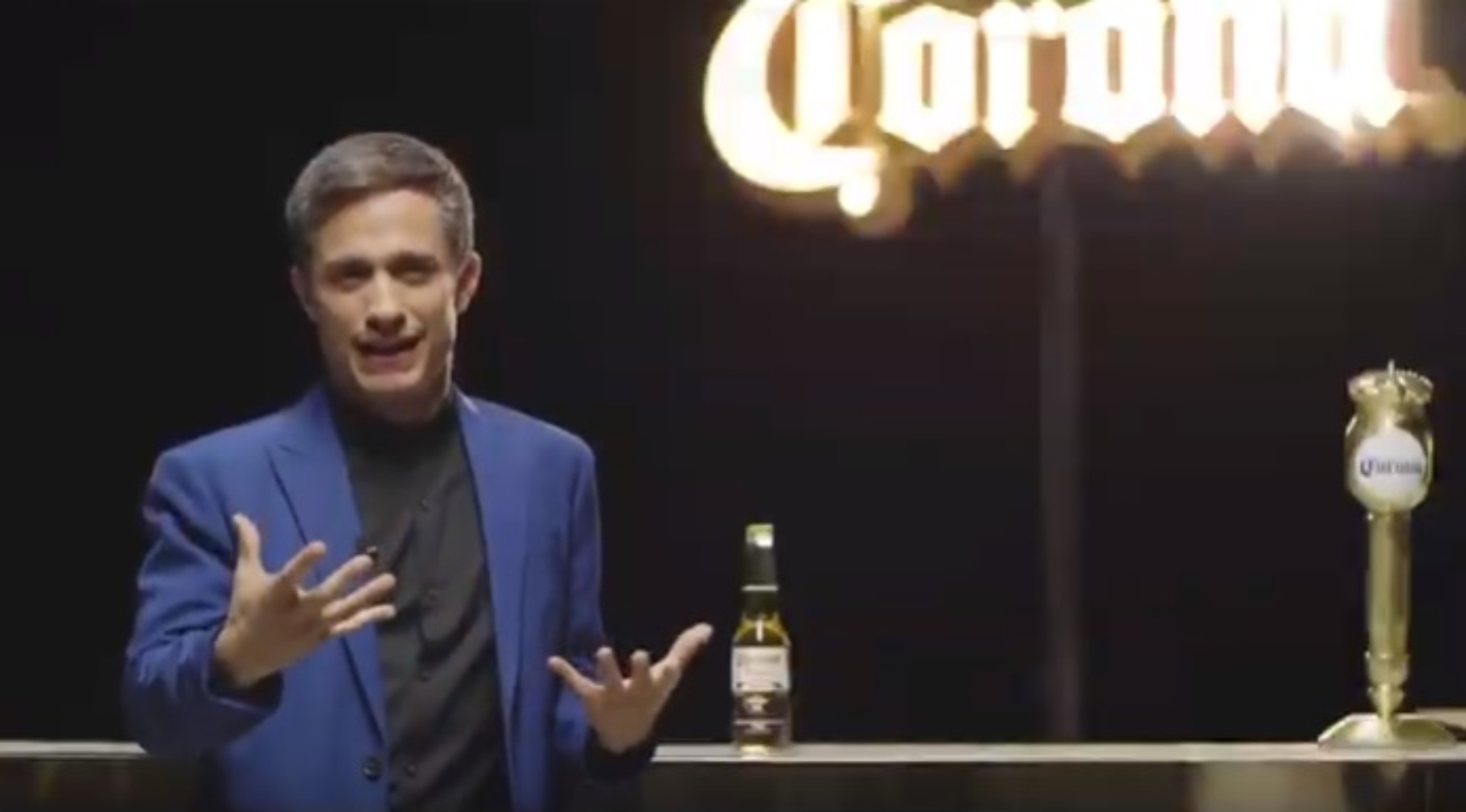 El actor forma parte del una serie de comerciales de la cervecera mexicana (Foto: Captura youtube – Corona)