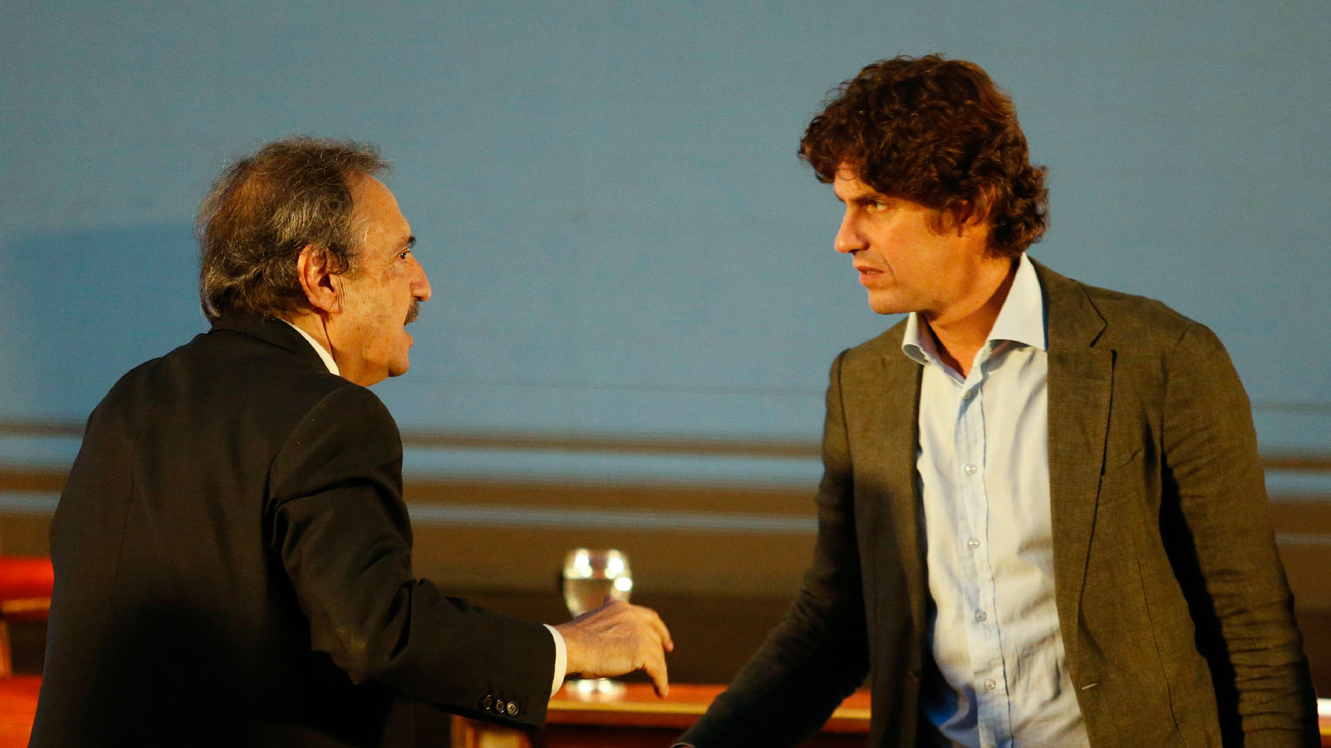 Ricardo Alfonsín saluda a Martín Lousteau