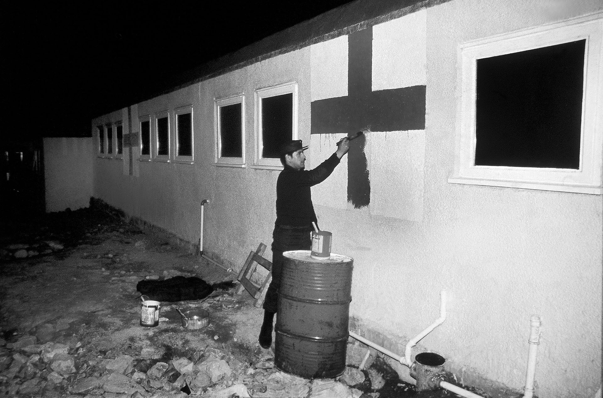 Los últimos retoques para el lugar donde serán atendidos los heridos en combate. Médicos y enfermeras cumplirán una tarea sin descansos y contra reloj (Foto: Eduardo Farré).