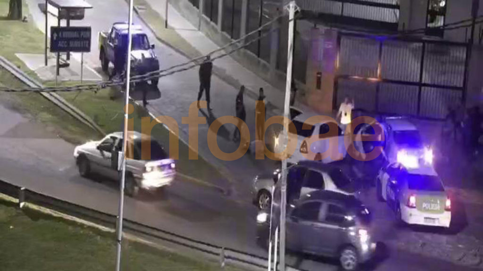 Cámaras de seguridad de la Municipalidad de Avellaneda: el Toyota Etios conducido por Martín en el tiroteo.