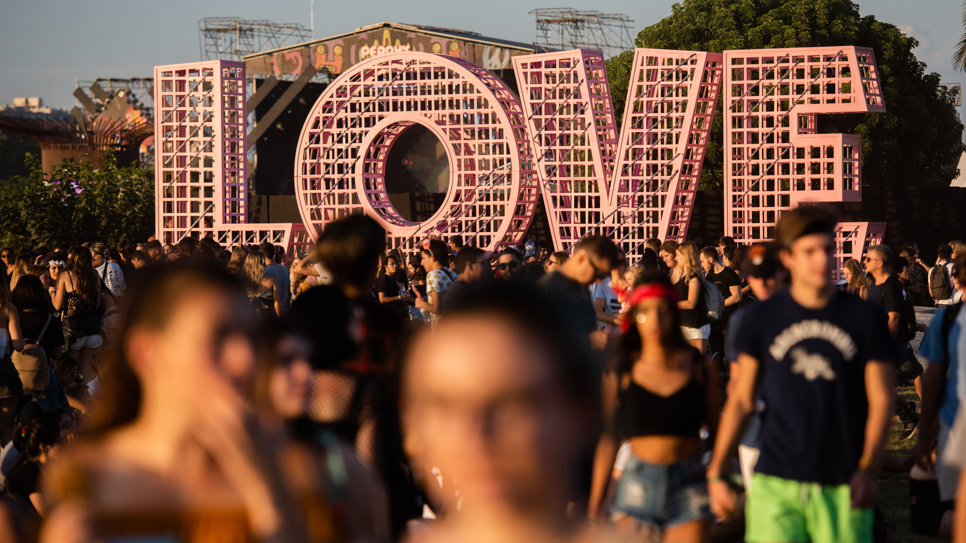 Al igual que el viernes, el clima acompaño a la segunda jornada del Lollapalooza (Adrián Escandar)