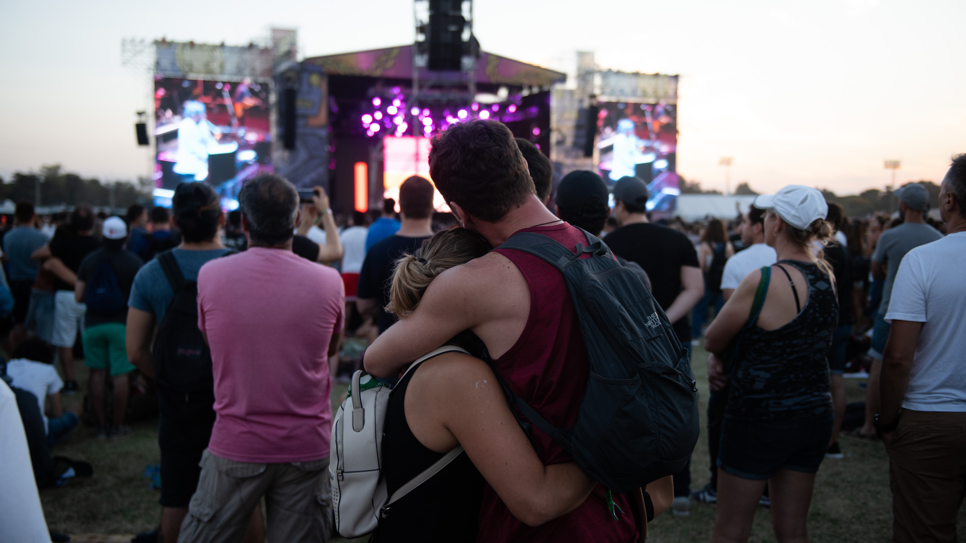 El amor, en medio de la vorágine del Lolla (Adrián Escandar)
