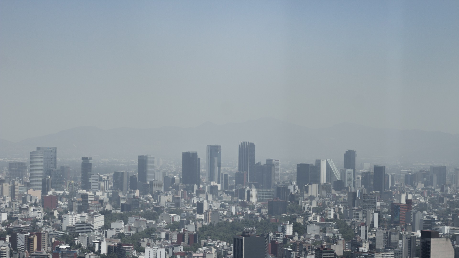 De acuerdo a la EPA, los niveles de PM2.5 que alcanzó la CDMX estos días son “muy poco saludables, a sólo un escalón y pocos puntos de la categoría “Hazardus (high)” o “Alta peligrosidad” (Foto: Cuartoscuro)