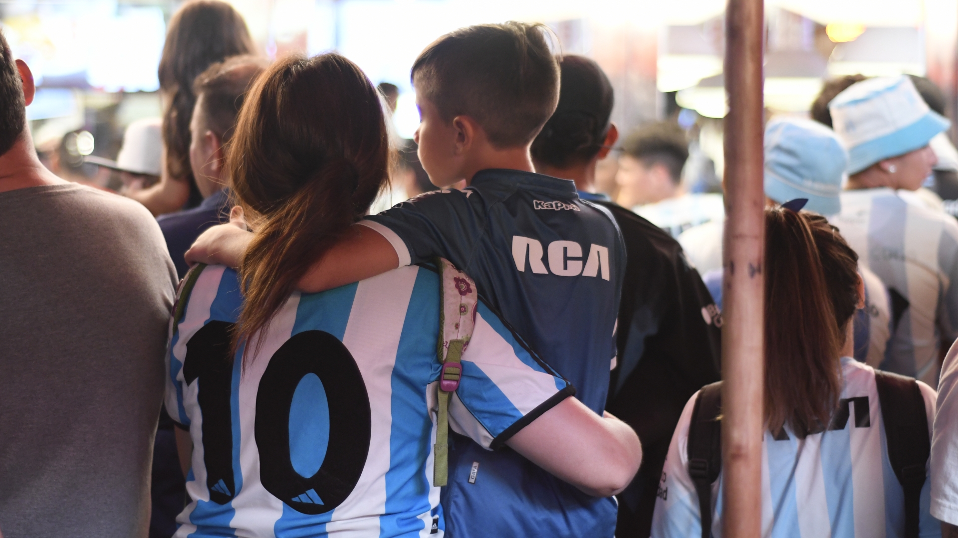 Los hinchas más jóvenes de Racing ya saben lo que es ser campeón