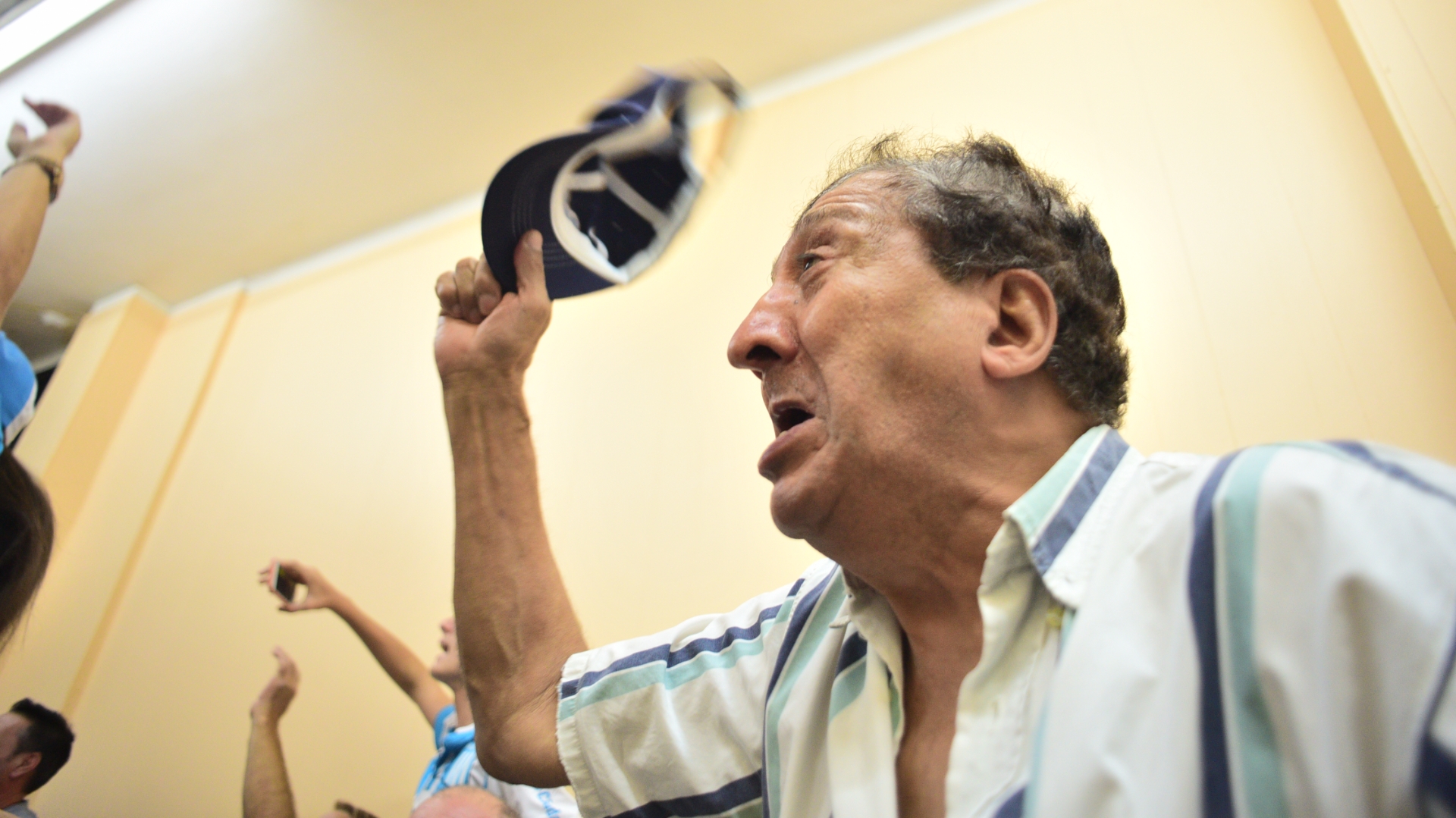 Los más grandes también se emocionaron con el título