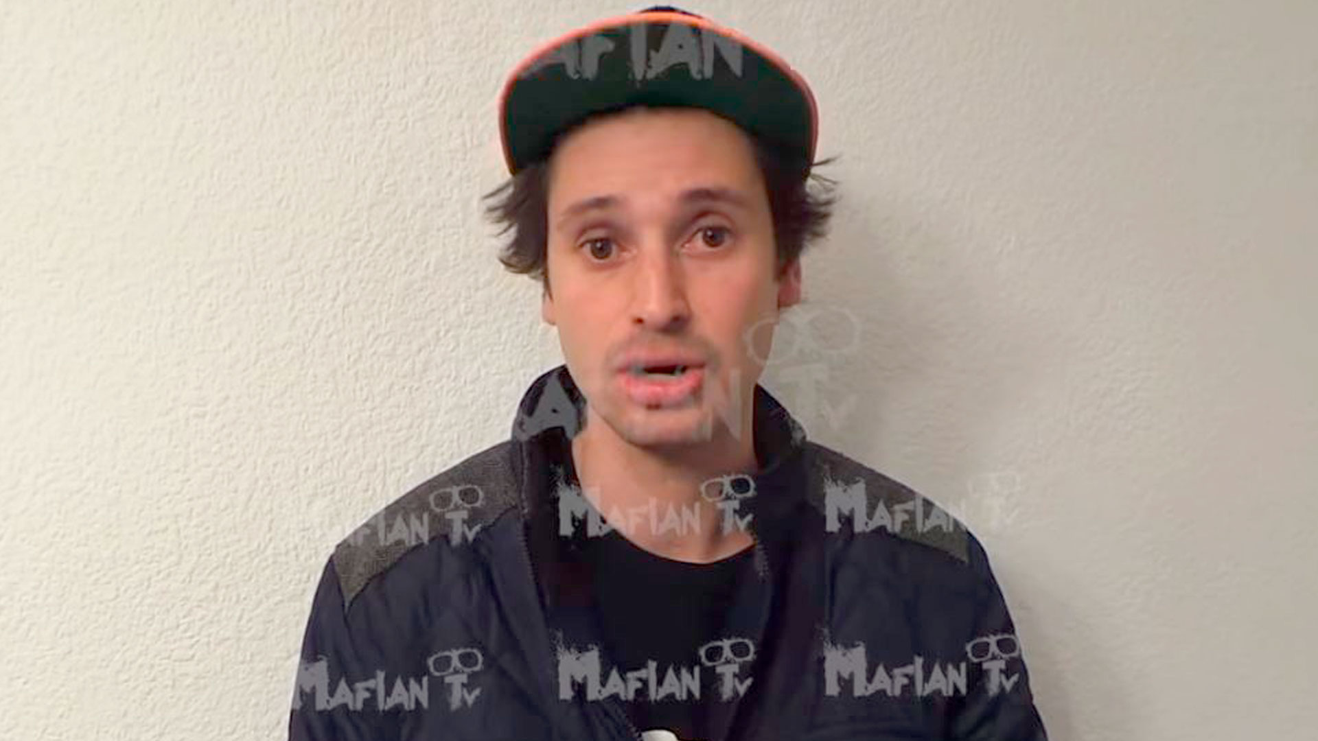 Antes de entregarse grabó un video para explicar su inocencia por el asesinato de su novia (Foto: YouTube MafianTV)