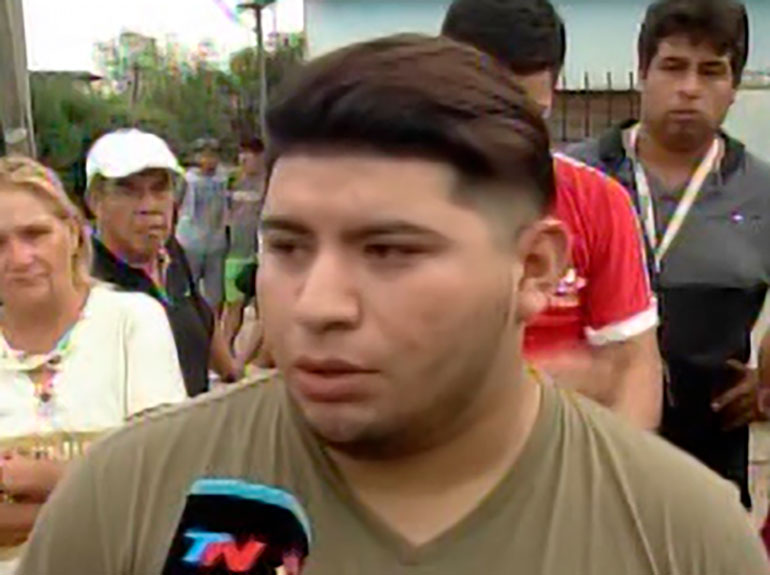 Leonardo manejaba la moto que no fue embestida. Las otras tres fueron arrolladas por un auto negro