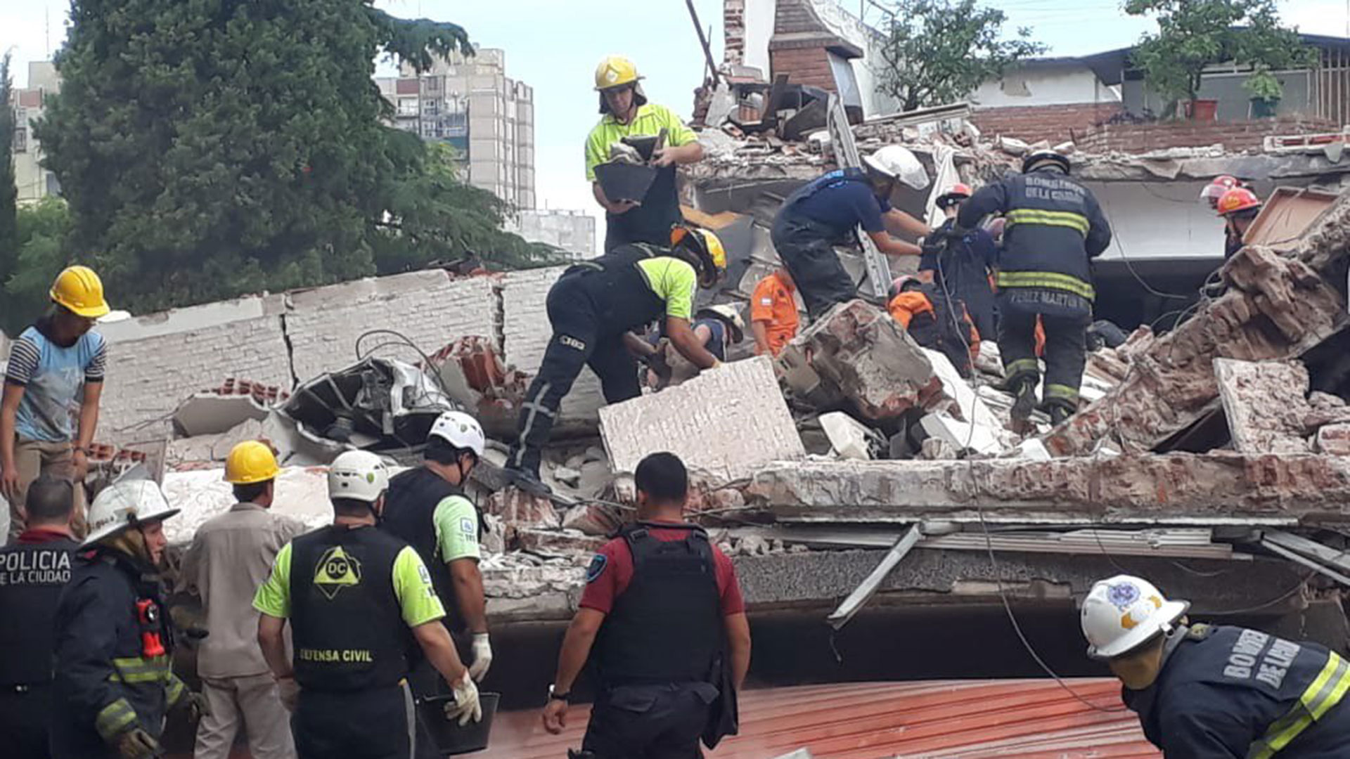 El derrumbe en el barrio de San Cristóbal (@EmergenciasBA)