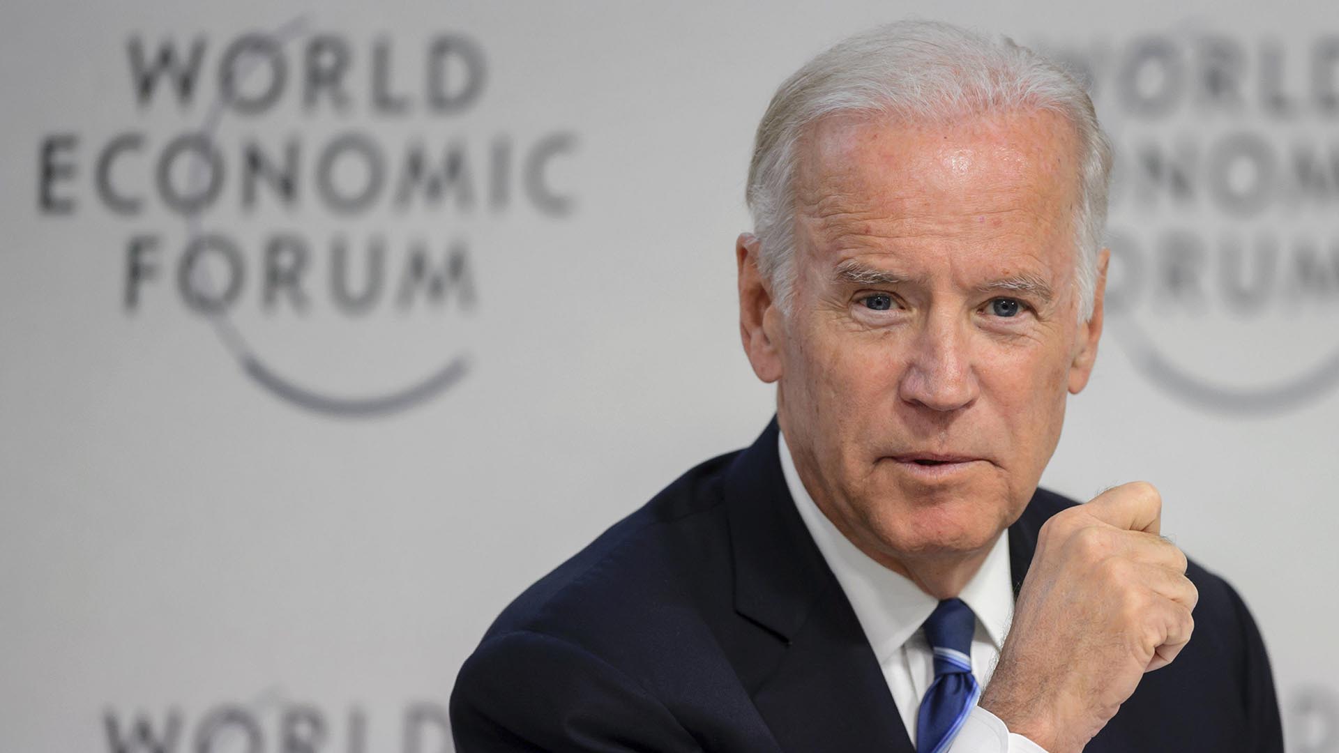 La imagen de Biden, uno de los favoritos en la interna demócrata, quedó afectada por las denuncias de tratamientos indebidos con mujeres (AFP)