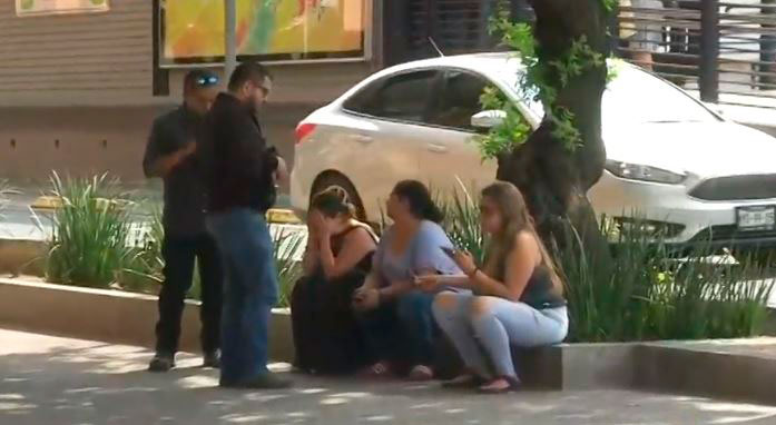 Amigos del músico llegaron al Ministerio Público para declarar (Foto: Televisa)