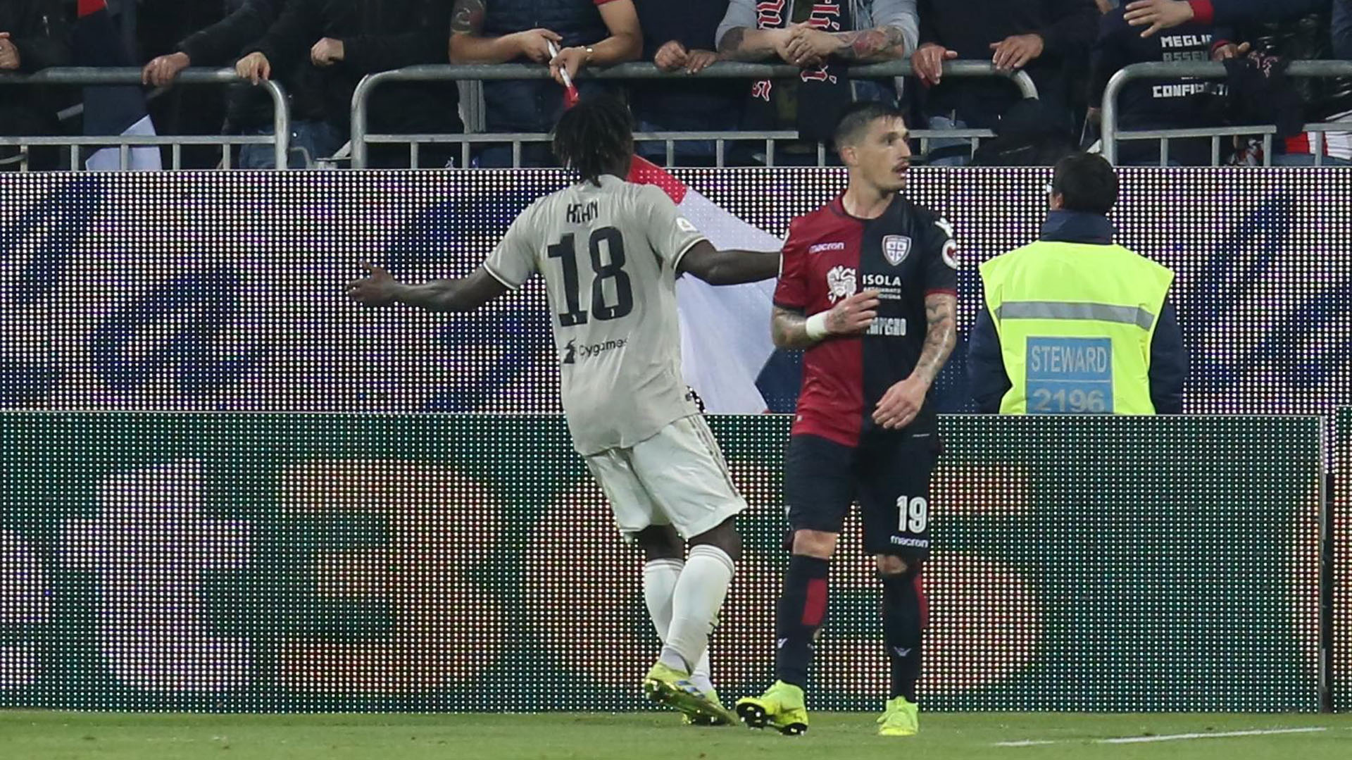 Moise Kean, joven promesa de la Juventus, festeja su gol ante Cagliari (EFE)