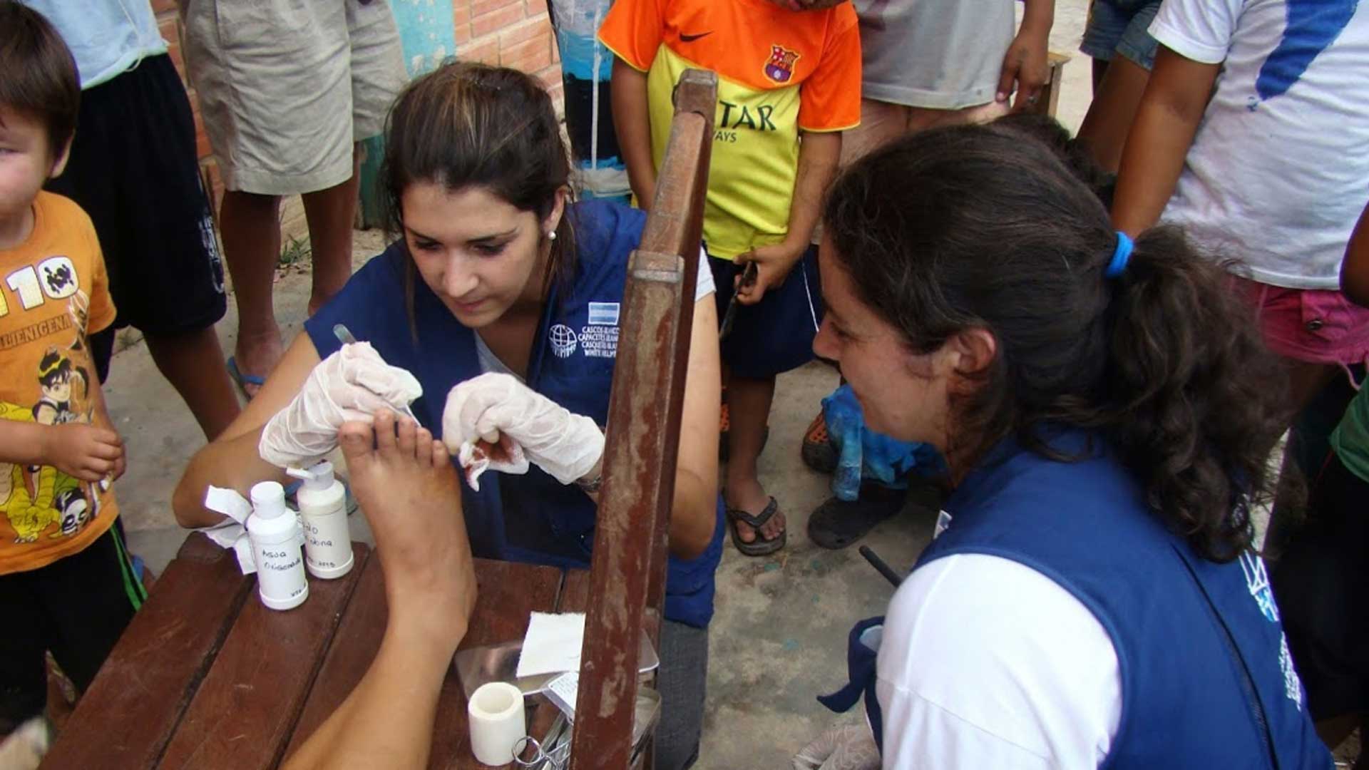 La labor de los voluntarios es crucial en las misiones de Cascos Blancos. Foto: Gentileza Cascos Blancos.