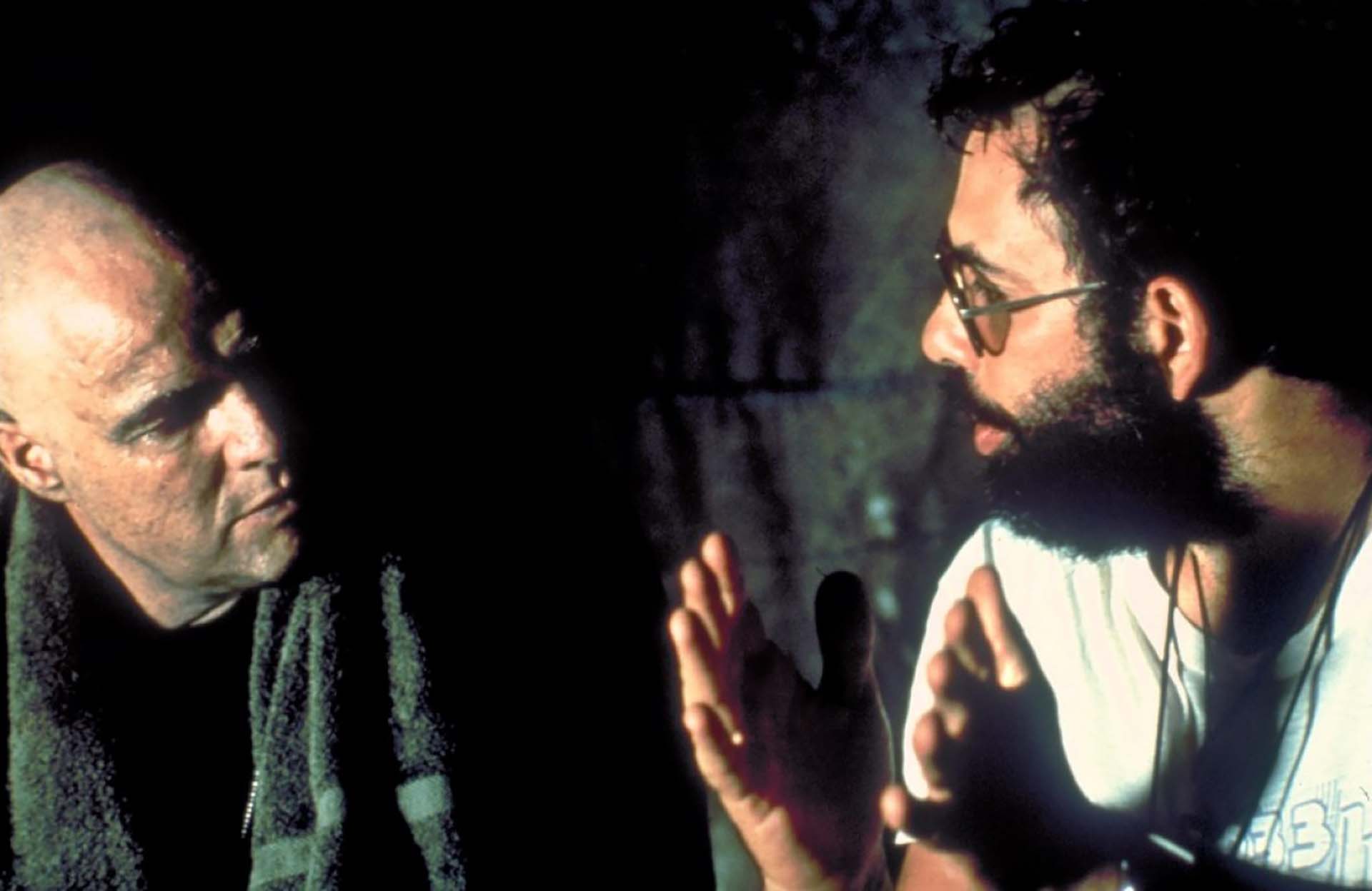 Marlon Brando junto a Francis Ford Coppola en “Apocalypse Now” (1979). La película contó en su reparto con grandes estrellas como Martin Sheen, Robert Duvall, Dennis Hopper y Harrison Ford