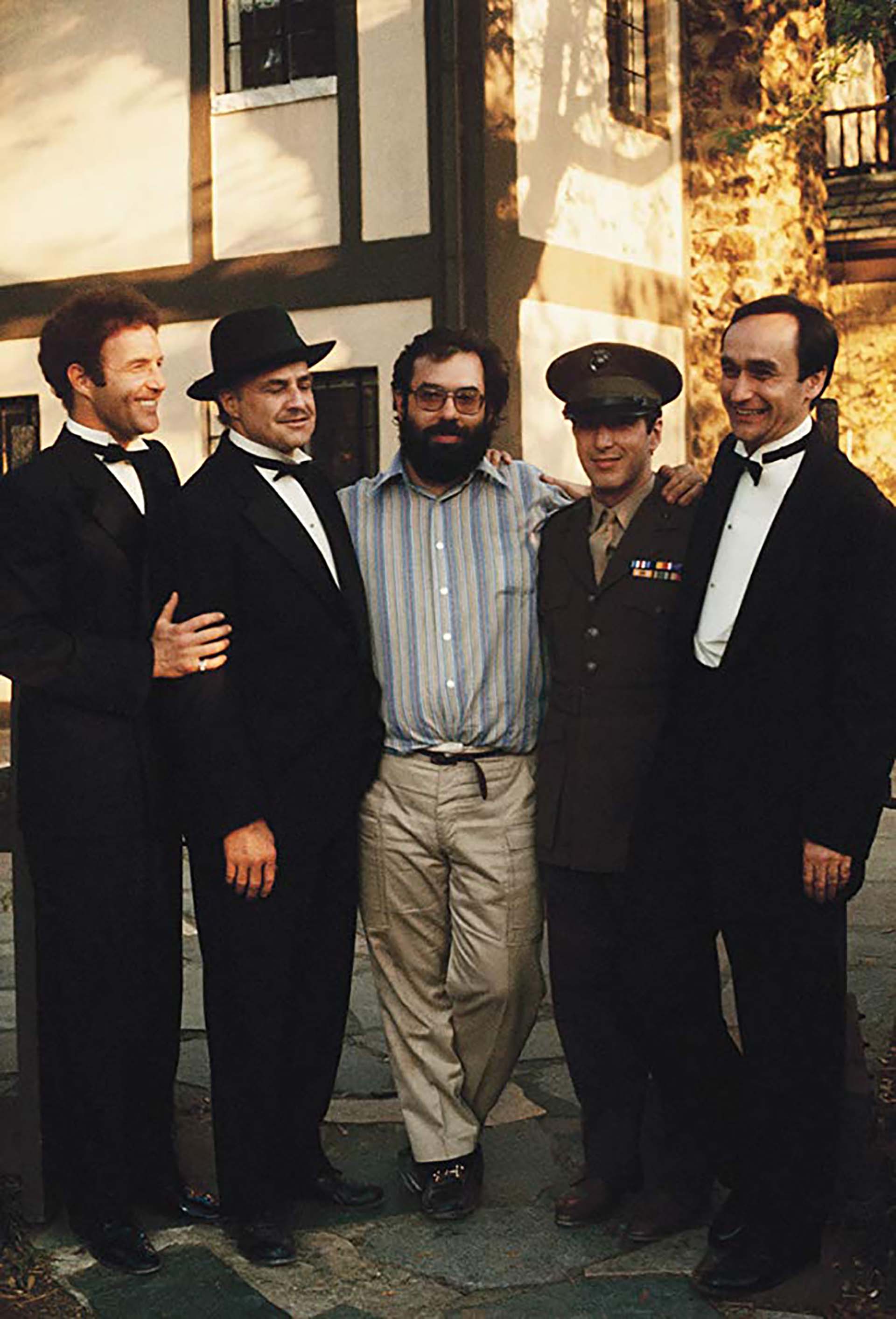 Marlon Brando, Al Pacino, Francis Ford Coppola, James Caan, y John Cazale en “El Padrino” (1972)