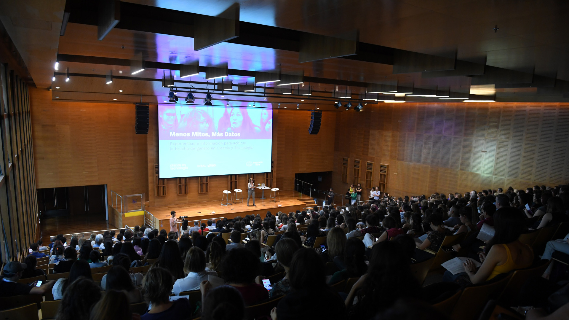 El evento “Menos Mitos, más datos” se hizo en el Centro Cultural de la Ciencia