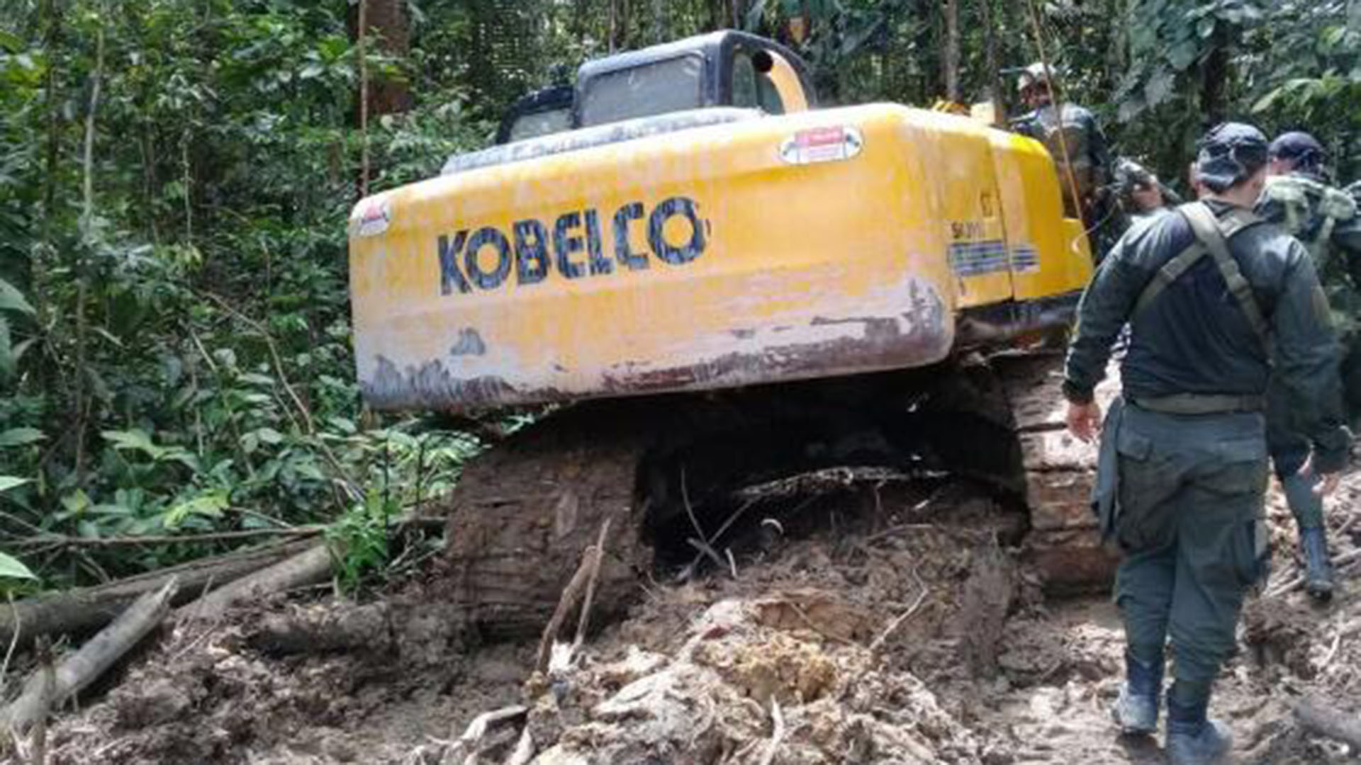 La minería ilegal es una de las actividades criminales que busca controlar el ELN en Chocó y Bolívar.