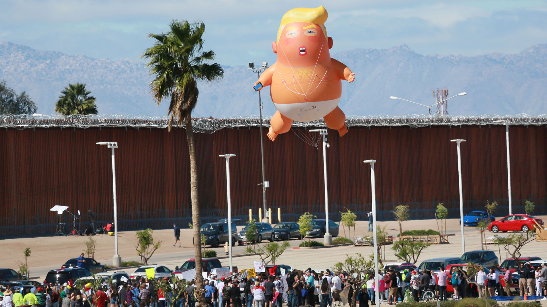 La protesta contra Trump en Calexico (Reuters)