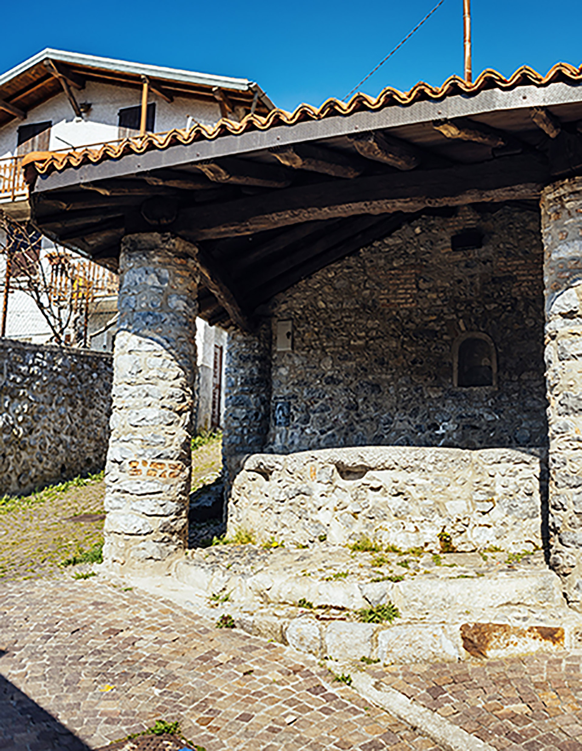 El lavatorio de San Giovanni es una de las construcciones más antiguas del pueblo. Es suyo por 85.000 euros (http://vendesiesino.it/)