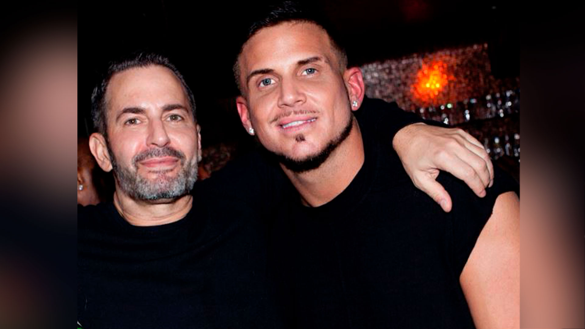 El diseñador Marc Jacobs se comprometió hace un año y anoche celebró su esperada boda (Foto: Instagram @chardefrancesco)