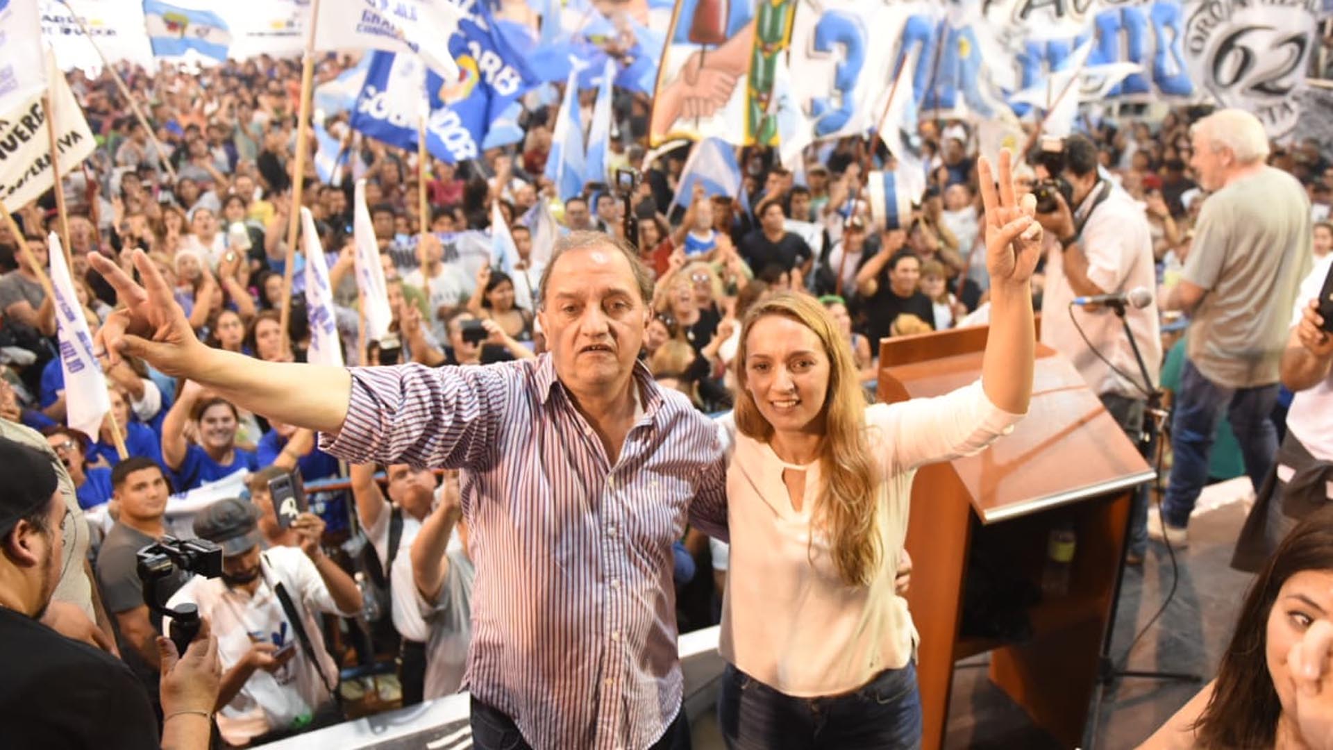 Carlos Linares y Claudia Bard, la dupla kirchnerista que competirá por la gobernación de Chubut (Twitter)