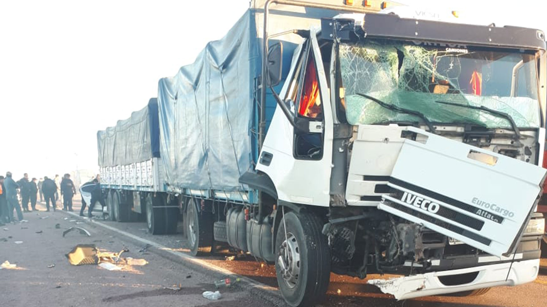 Como consecuencia del accidente murieron tres docentes (@victorgauna)