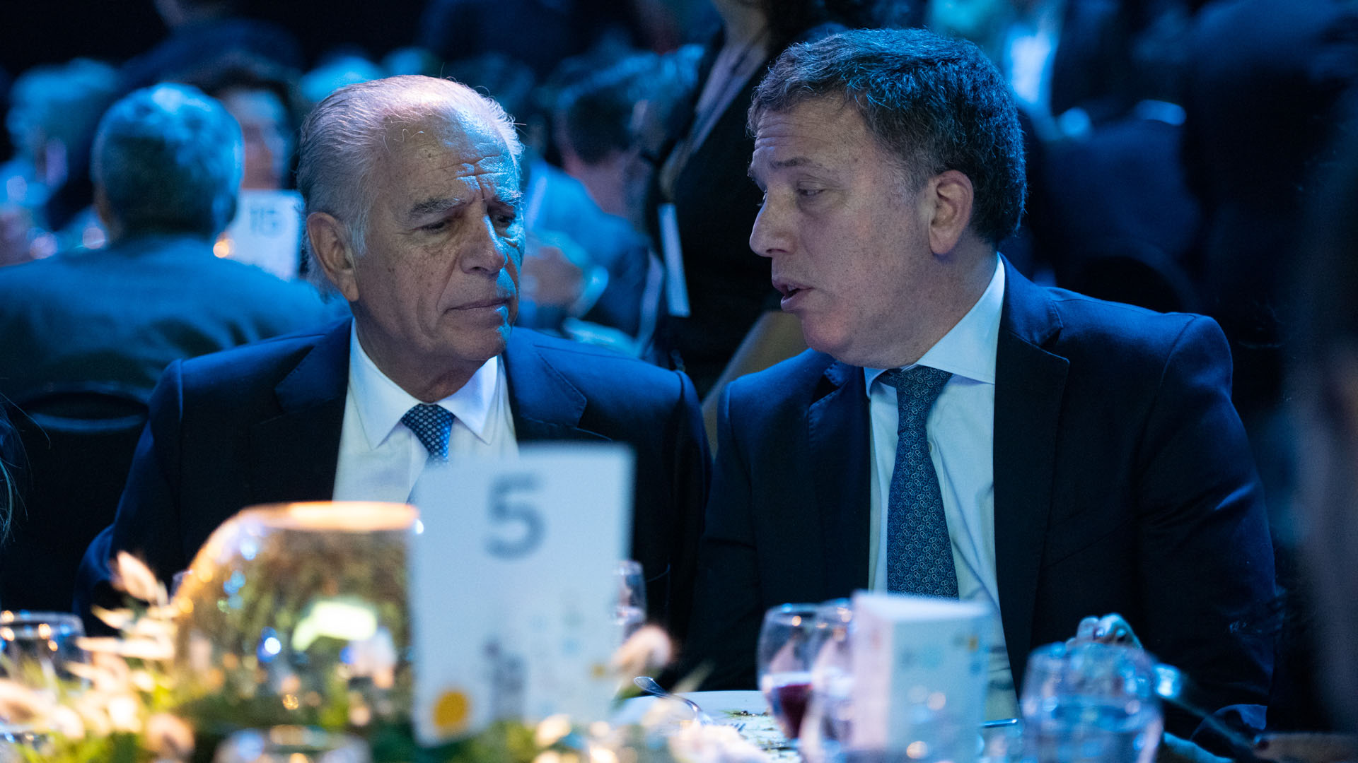 Alejando Bulgheroni, presidente presidente de Pan American Energy Group, y el ministro de Hacienda, Nicolás Dujovne