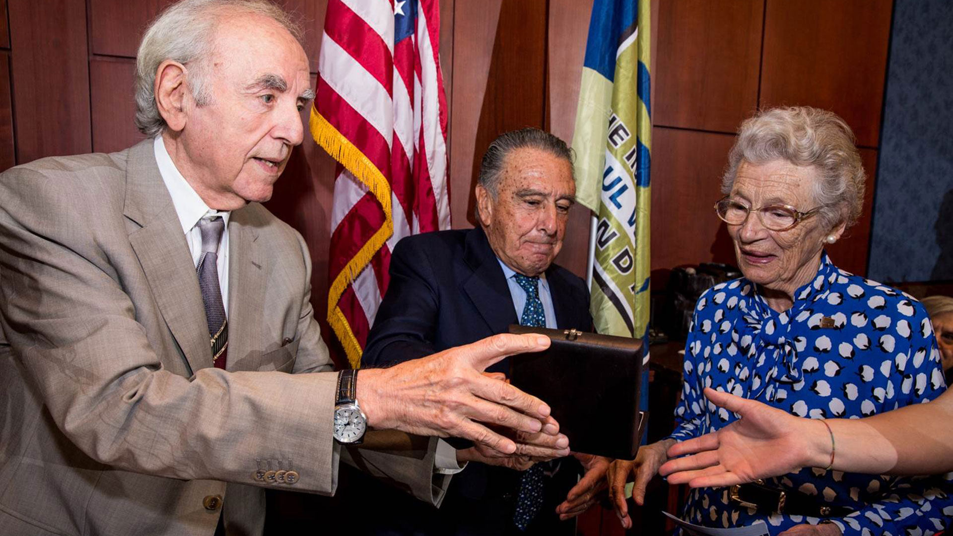 Nina Lagergren, Eduardo Eurnekian y Baruj Tenembaum