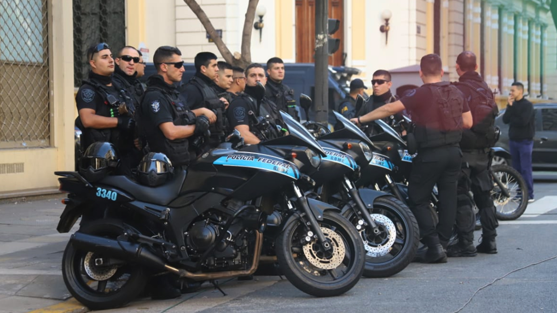 Operativo de seguridad para el traslado de Samid (Matías Baglietto)