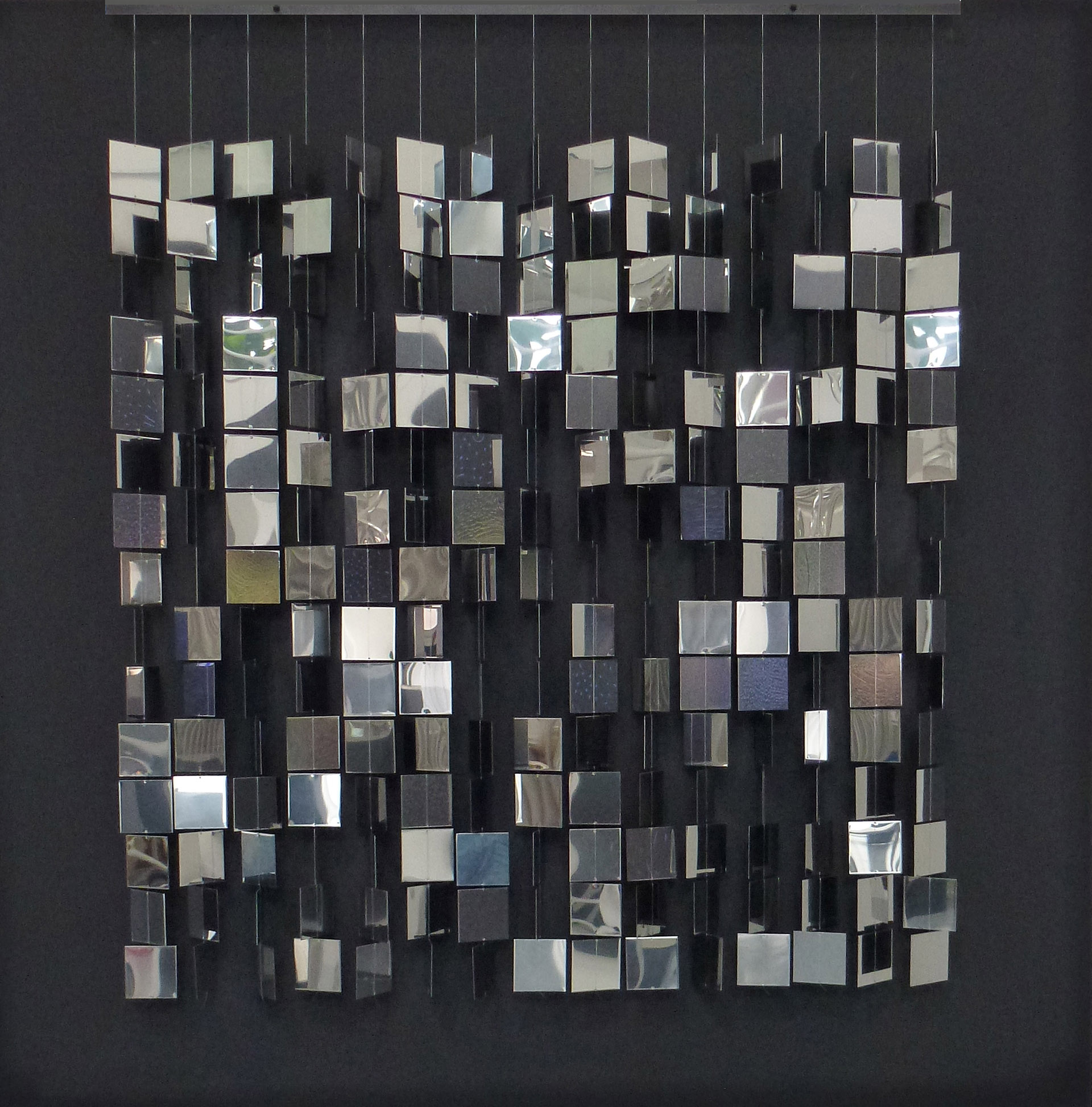 “Mobile argent sur noir”, de Julio Le Parc en Galería Maman