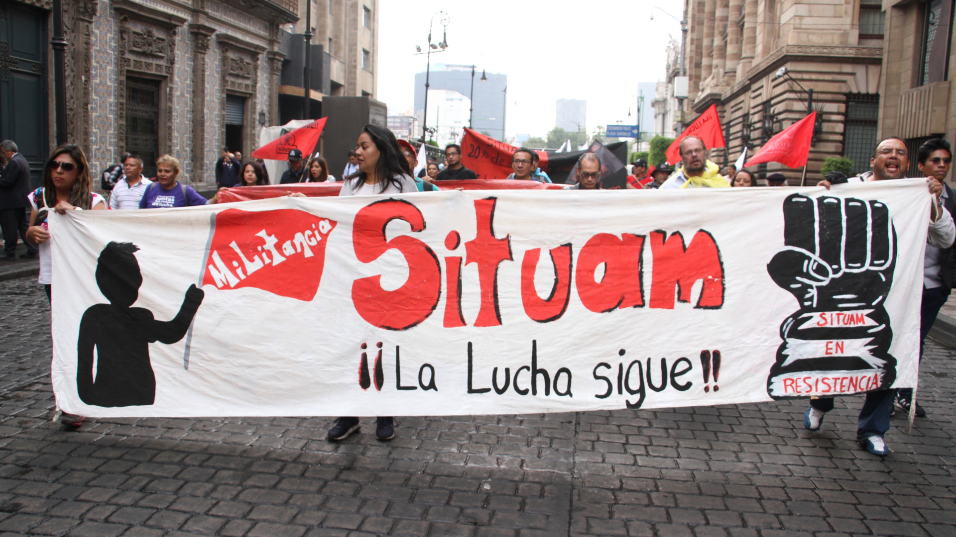 Maestros y personal administrativa de la Universidad Autónoma Metropolitana, marcharon en protesta a favor del aumento salarial (Foto: Cuartoscuro)