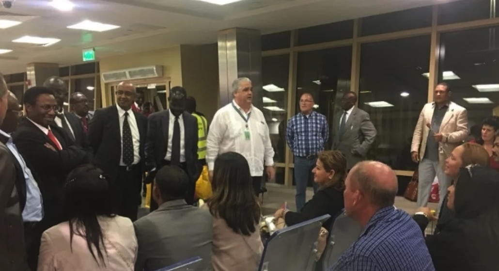 Archivo 2018 – Recibimiento del contingente de médicos cubanos en Kenia. Foto: @KenyaGovernors