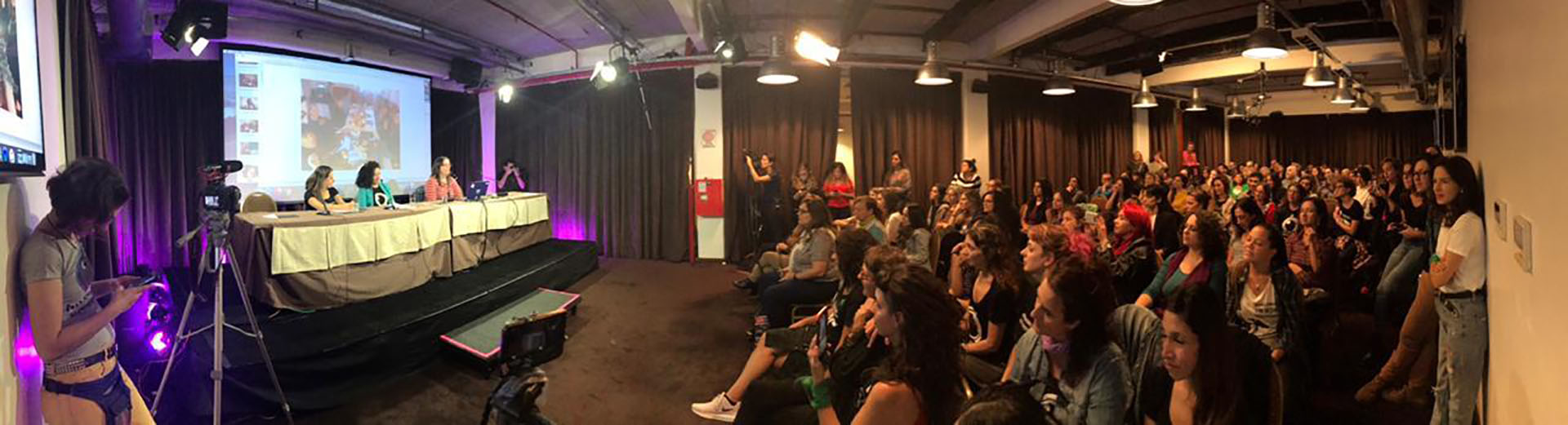 Con una sala colmada de mujeres, se presentó la plataforma MUA