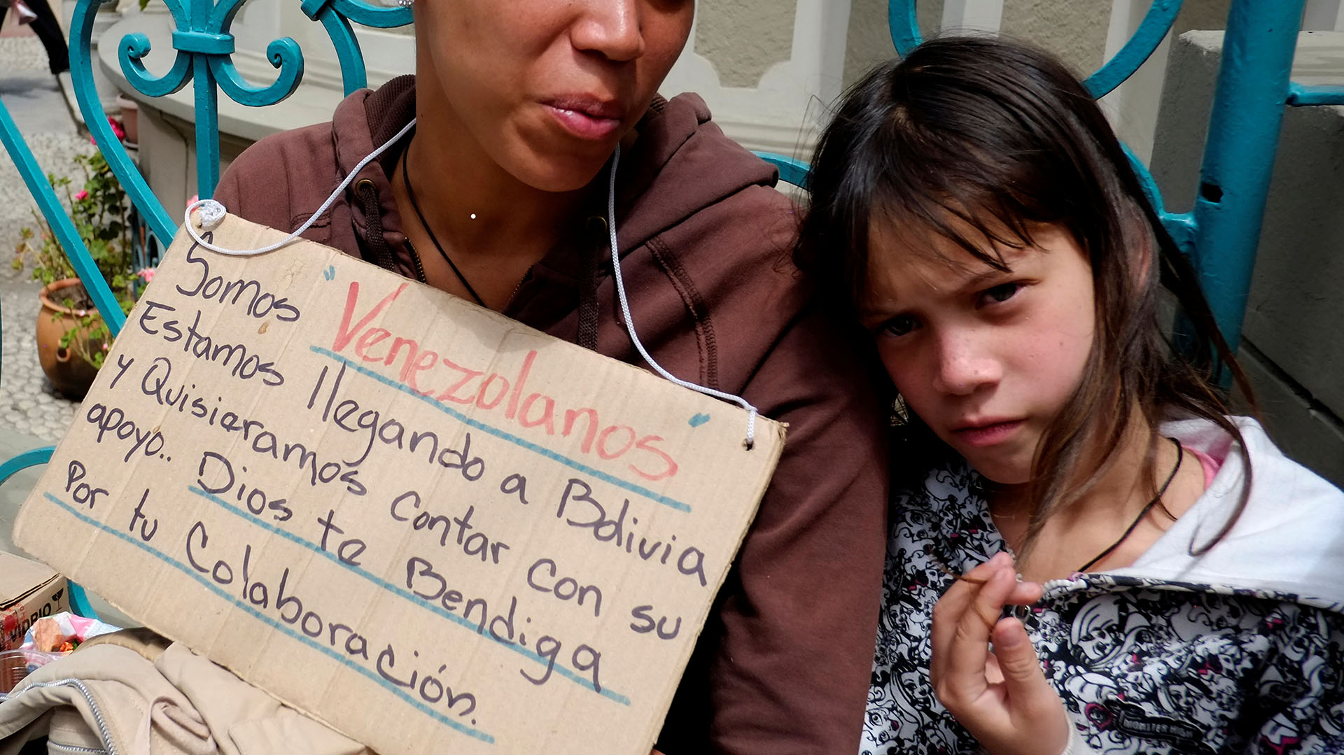 Migrantes venezolanos piden ayuda, una escena repetida en los países de Sudamérica (Foto: Reuters/David Mercado)