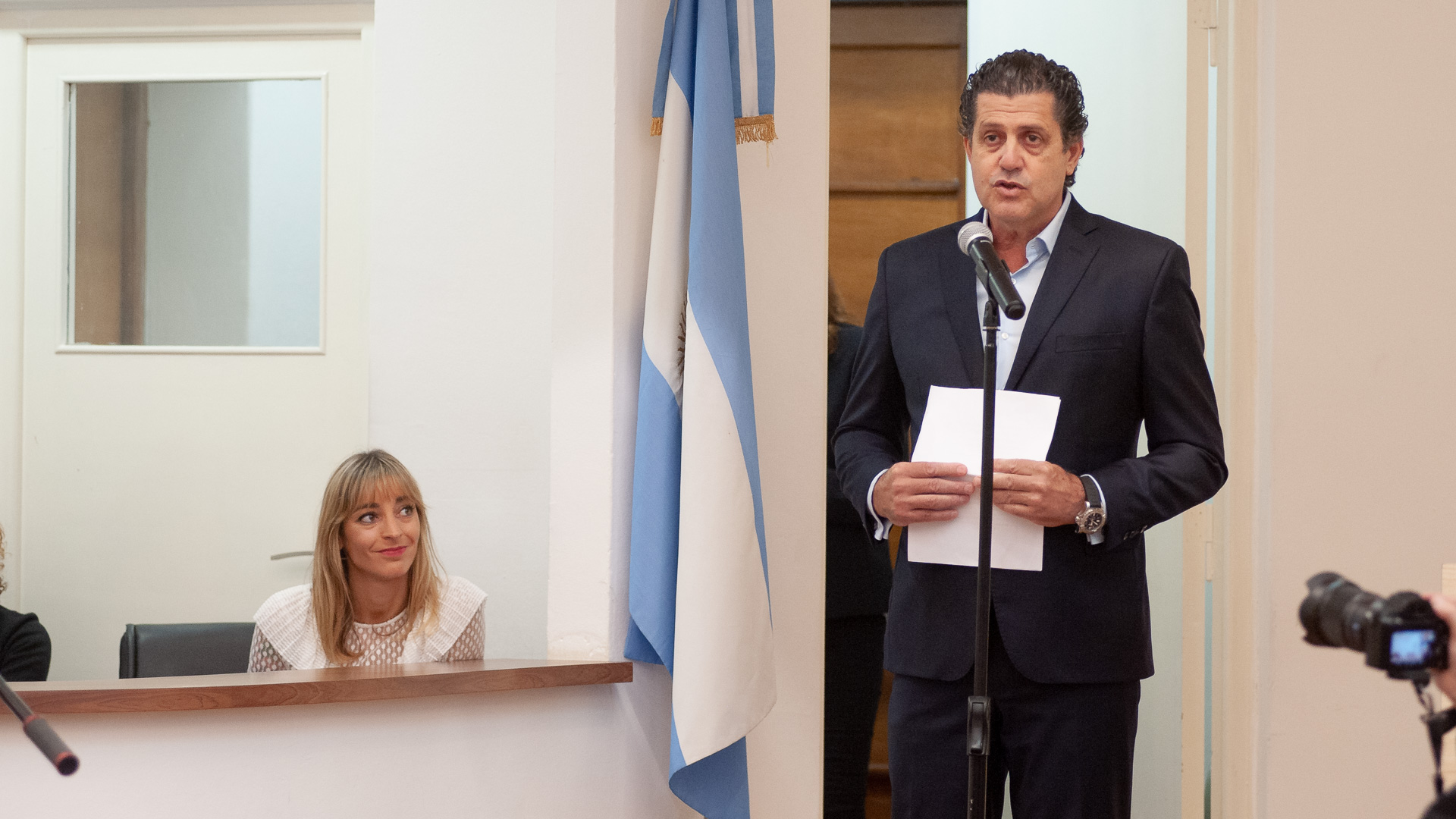 Andrés Orlandi, médico cardiólogo, socio y amigo de la vida de Díaz hizo un entrañable y preciso raconto, no sólo de la sólida biografía de Díaz sino también, de la trastienda de sus ideas que lo llevaron hasta ese lugar de prestigio en la ciudad que lo vio nacer. “Rafael es un científico, desafía los conocimientos establecidos. Participó en la elaboración de más de 50 protocolos en materia cardiovascular”, remarcó Orlandi .