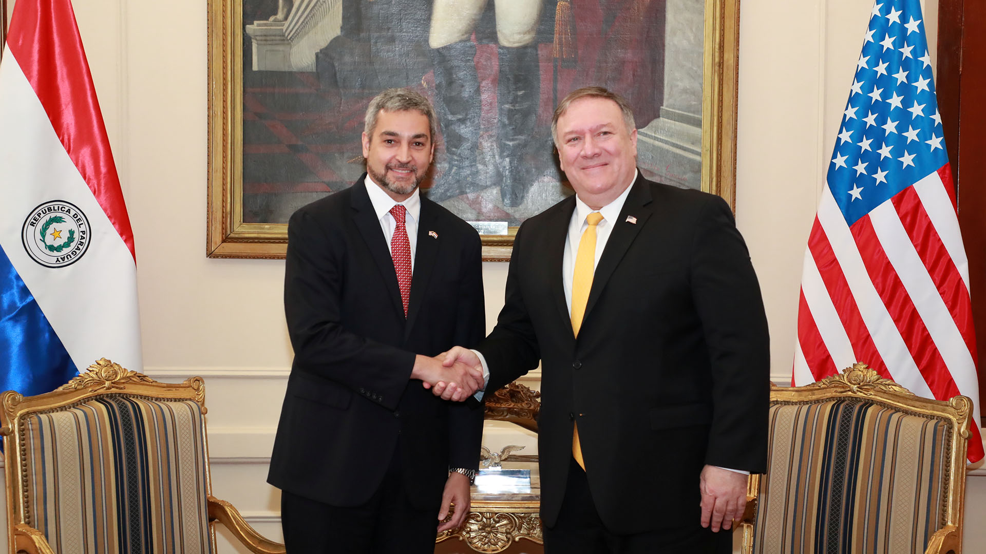 El presidente paraguayo Mario Abdo junto a Pompeo, en otra escala del canciller estadouniense (Reuters)