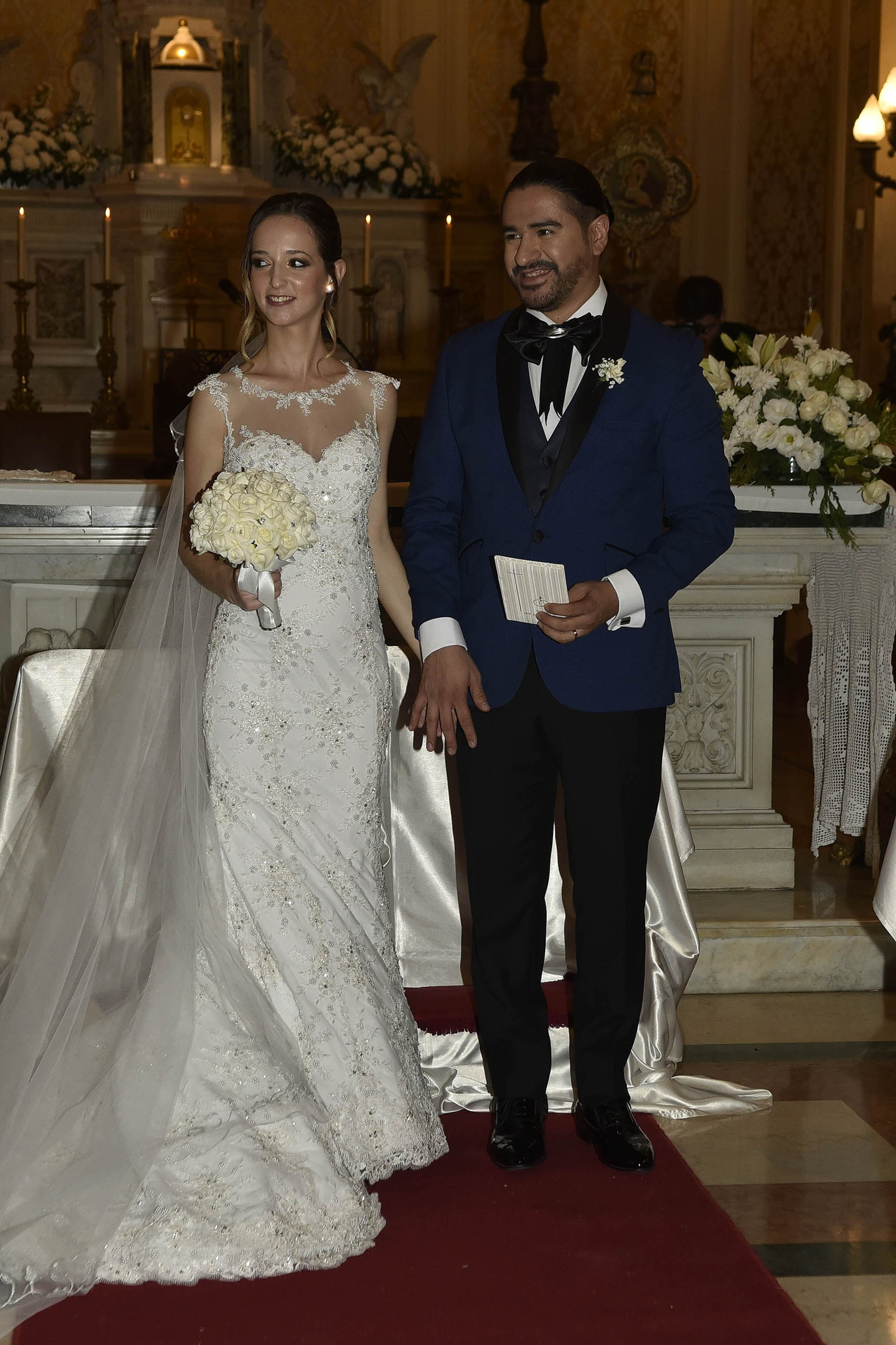 Ariel Puchetta y Camila Minoldo en el altar