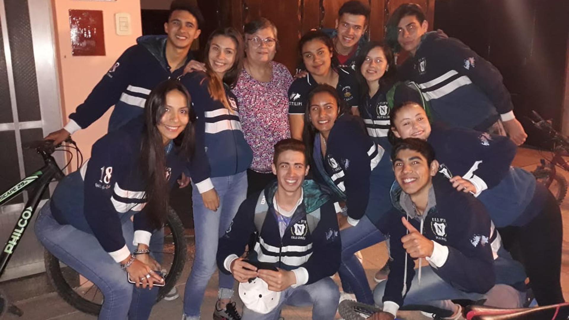Algunos de los alumnos de la última promoción del colegio quitilipense