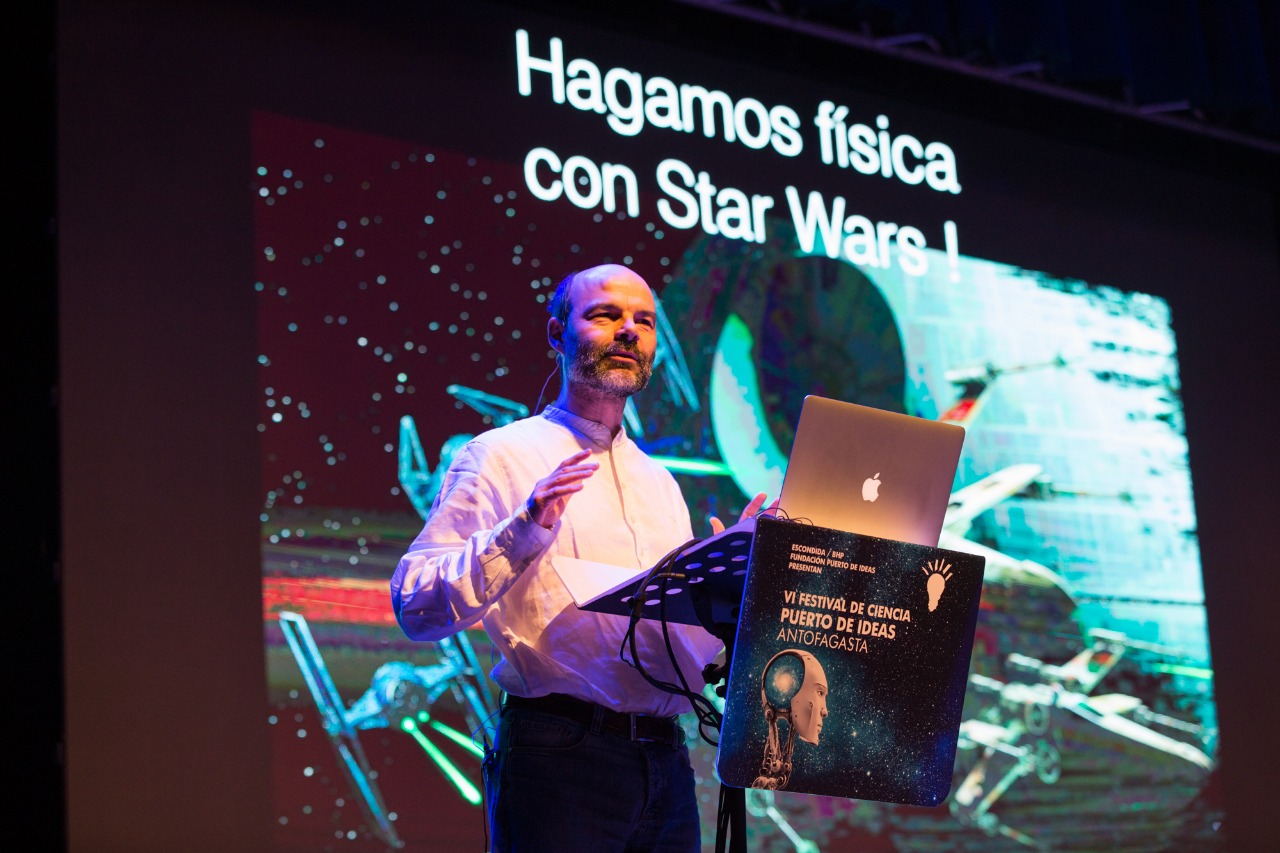 Roland Lehoucq en la conferencia “Hagamos física con Star Wars”