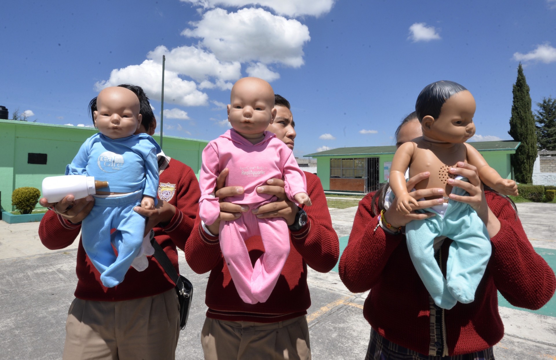 Miles de adolescentes abandonan la escuela tras quedarse embarazadas (Foto: Cuartoscuro)
