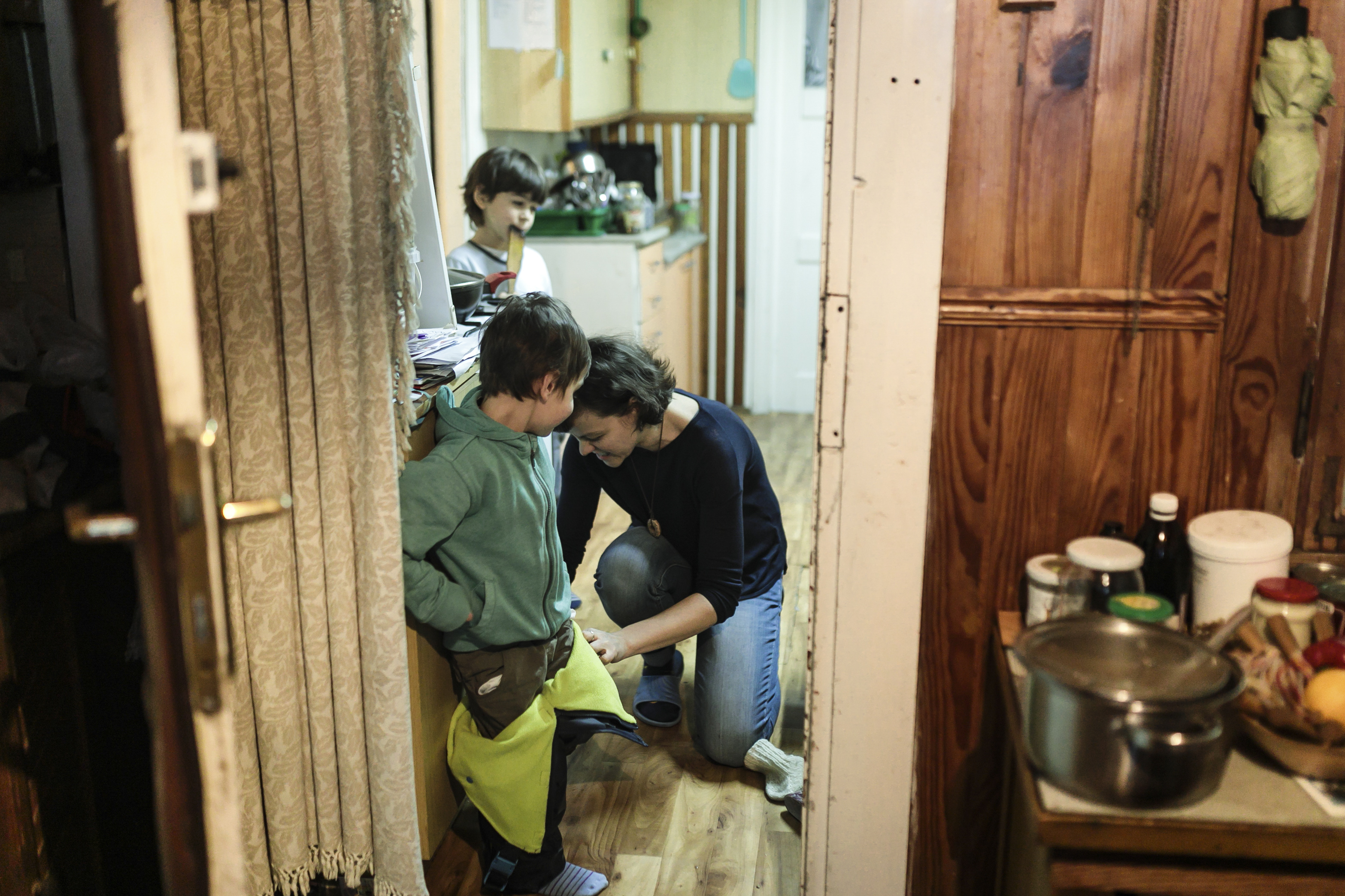 Originaria de Varsovia, Grazyna Chyra se mudó a Bialowieza hace tres años para criar a sus hijos. (Andrea Mantovani/The New York Times)