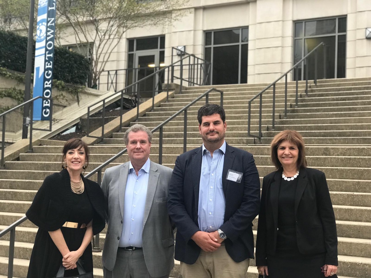 Patricia Bullrich con parte de la delegación argentina en Washington