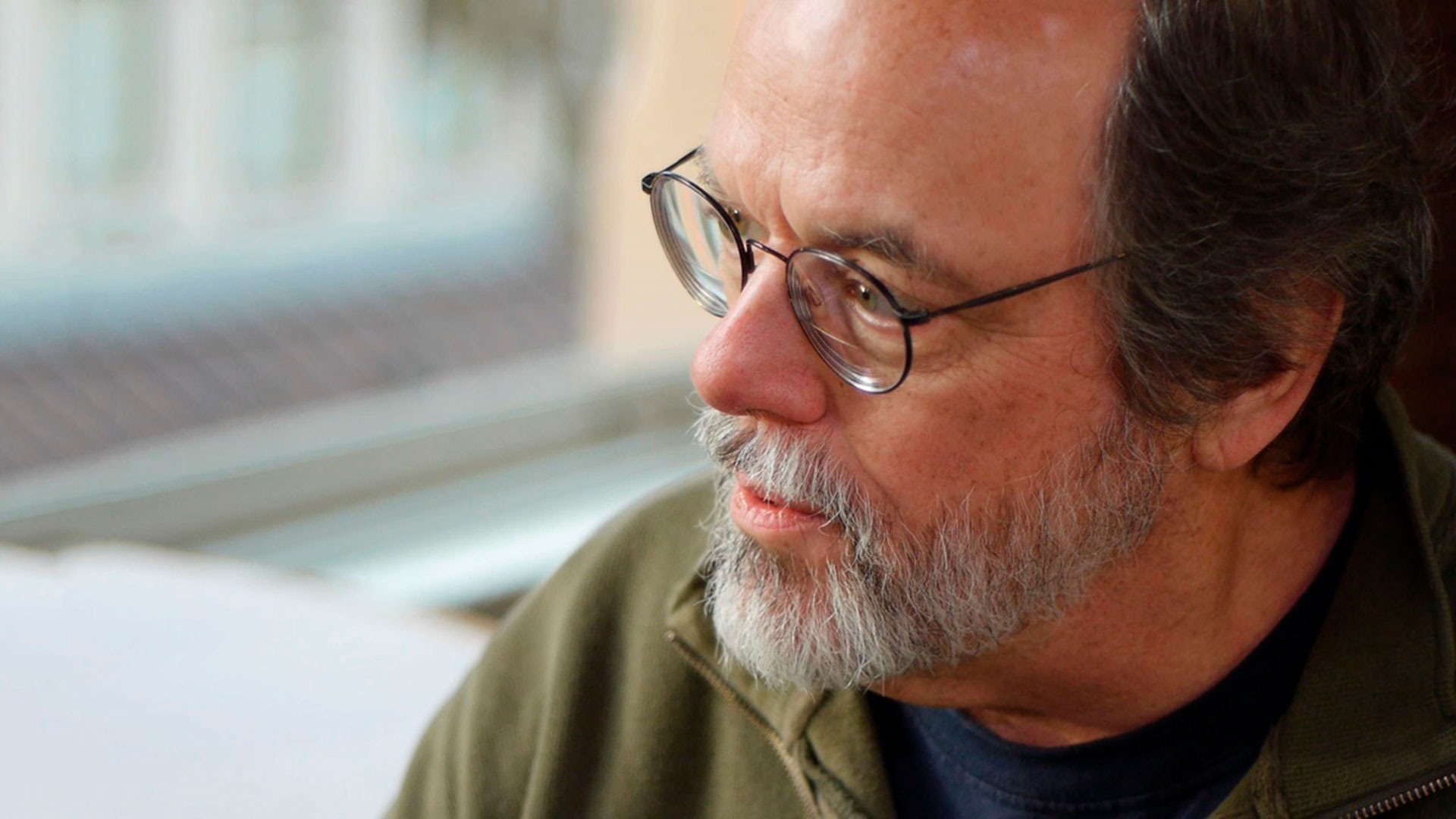 La primera WikiWikiWeb fue desarrollada por Ward Cunningham, un programador informático estadounidense que nació en Indiana, en 1949.