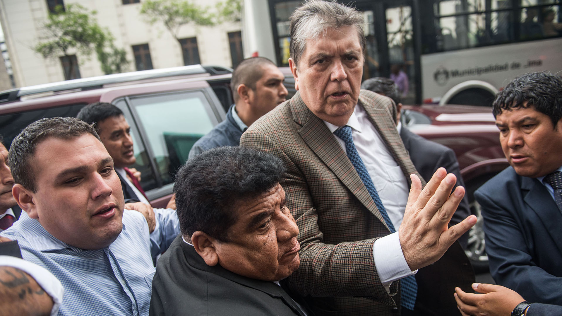 Una imagen de los últimos tiempos: García llega en noviembre de 2018 a la oficina del fiscal que lo investigaba por corrupción (Ernesto BENAVIDES/AFP)